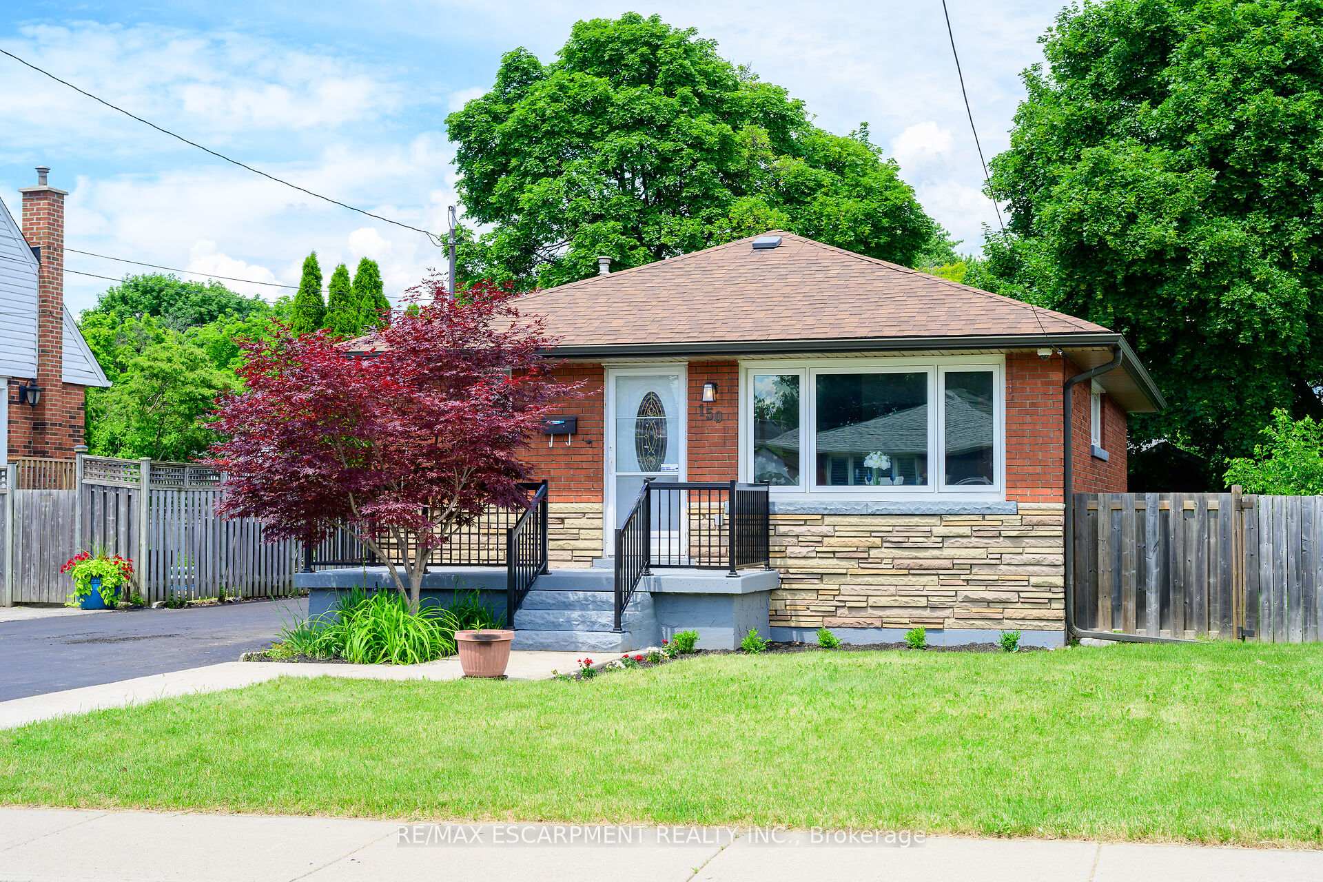 Photo 3 of 150 Howard Avenue, Hamilton, Balfour — HOMEH