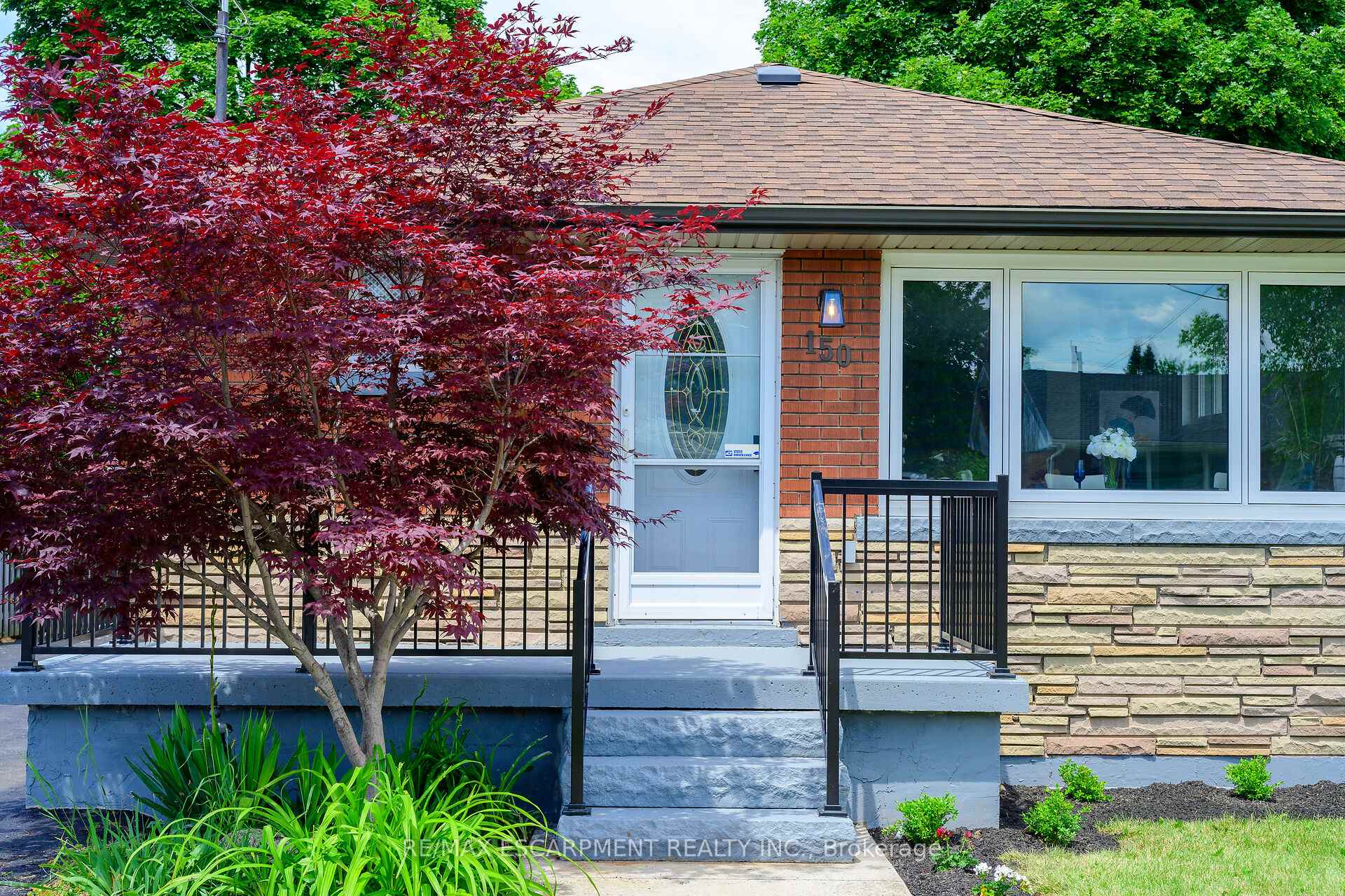Photo 4 of 150 Howard Avenue, Hamilton, Balfour — HOMEH
