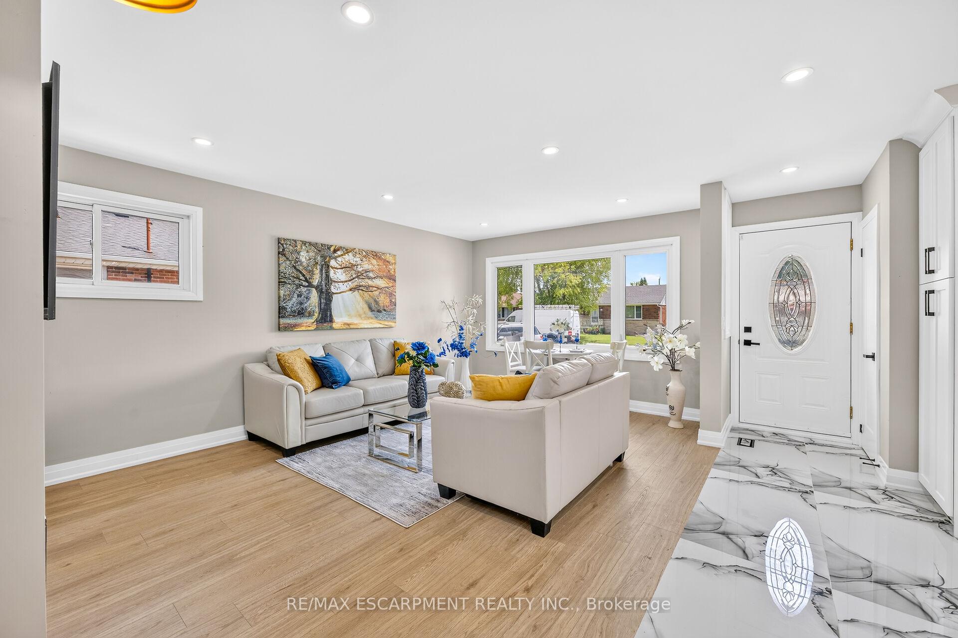 Photo 10 of 150 Howard Avenue, Hamilton, Balfour — HOMEH