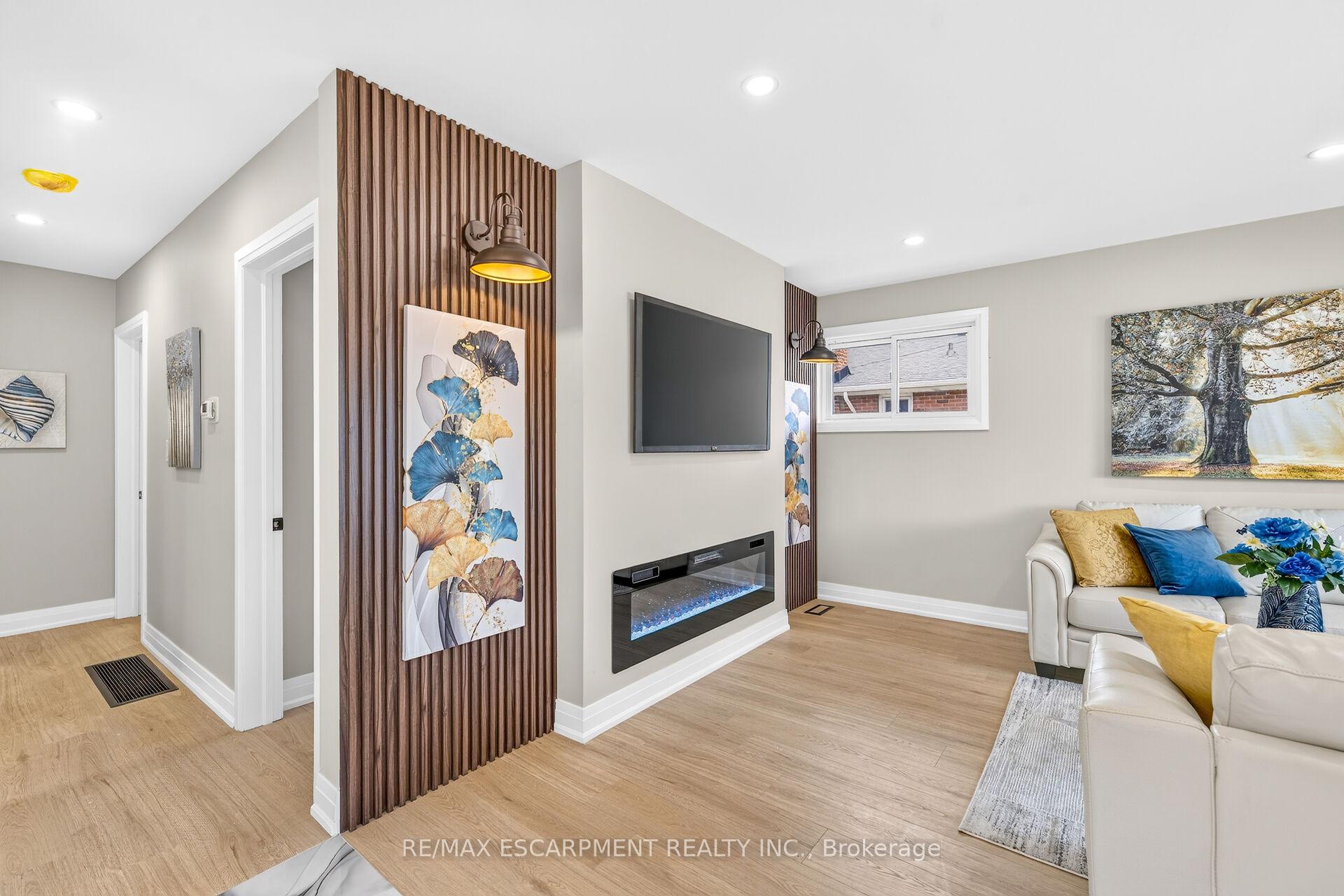 Photo 13 of 150 Howard Avenue, Hamilton, Balfour — HOMEH