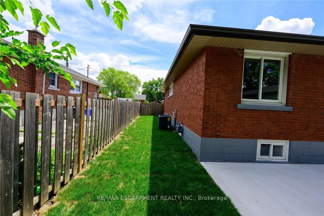 Photo 45 of 150 Howard Avenue, Hamilton, Balfour — HOMEH