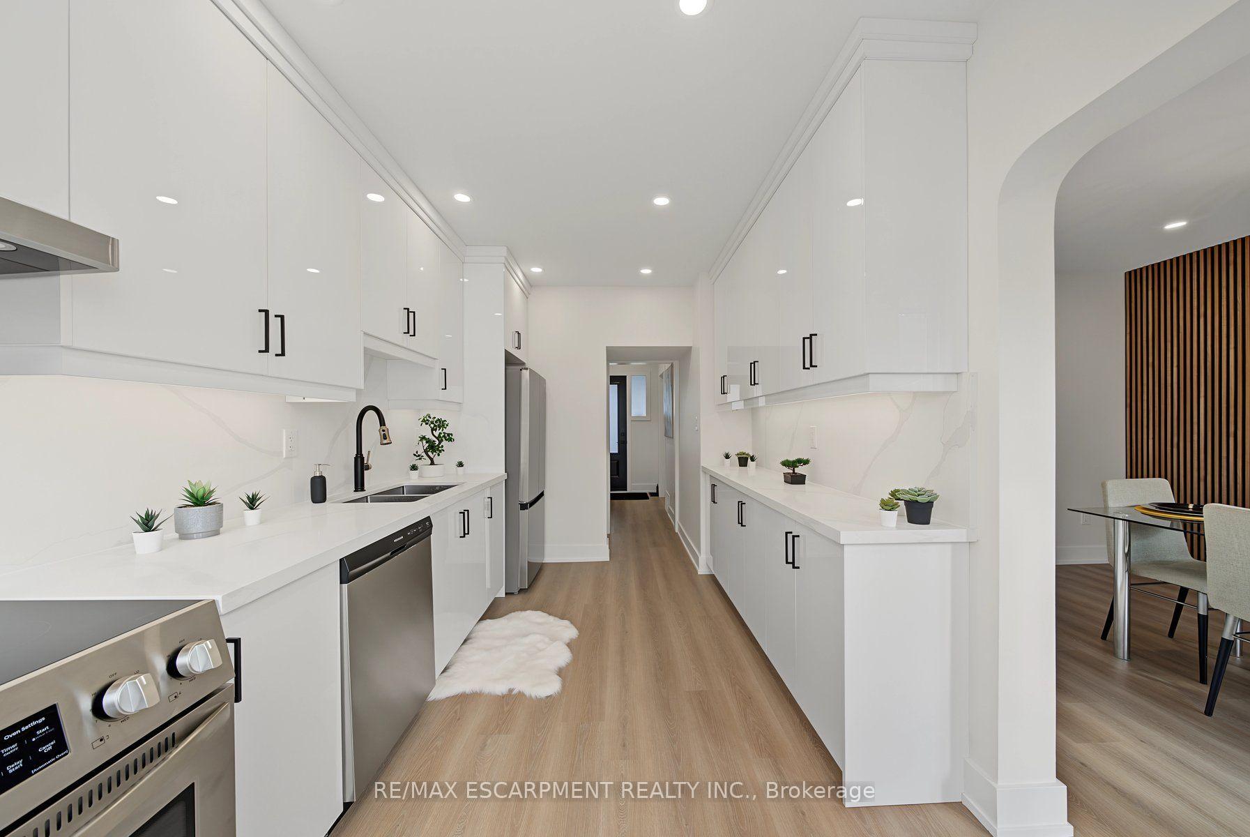 Photo 14 of 234 Balmoral Avenue S, Hamilton, Delta — HOMEH