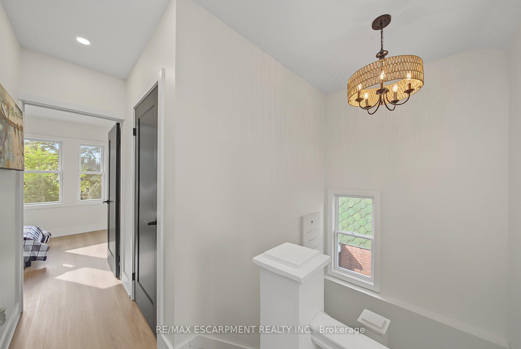 Photo 15 of 234 Balmoral Avenue S, Hamilton, Delta — HOMEH