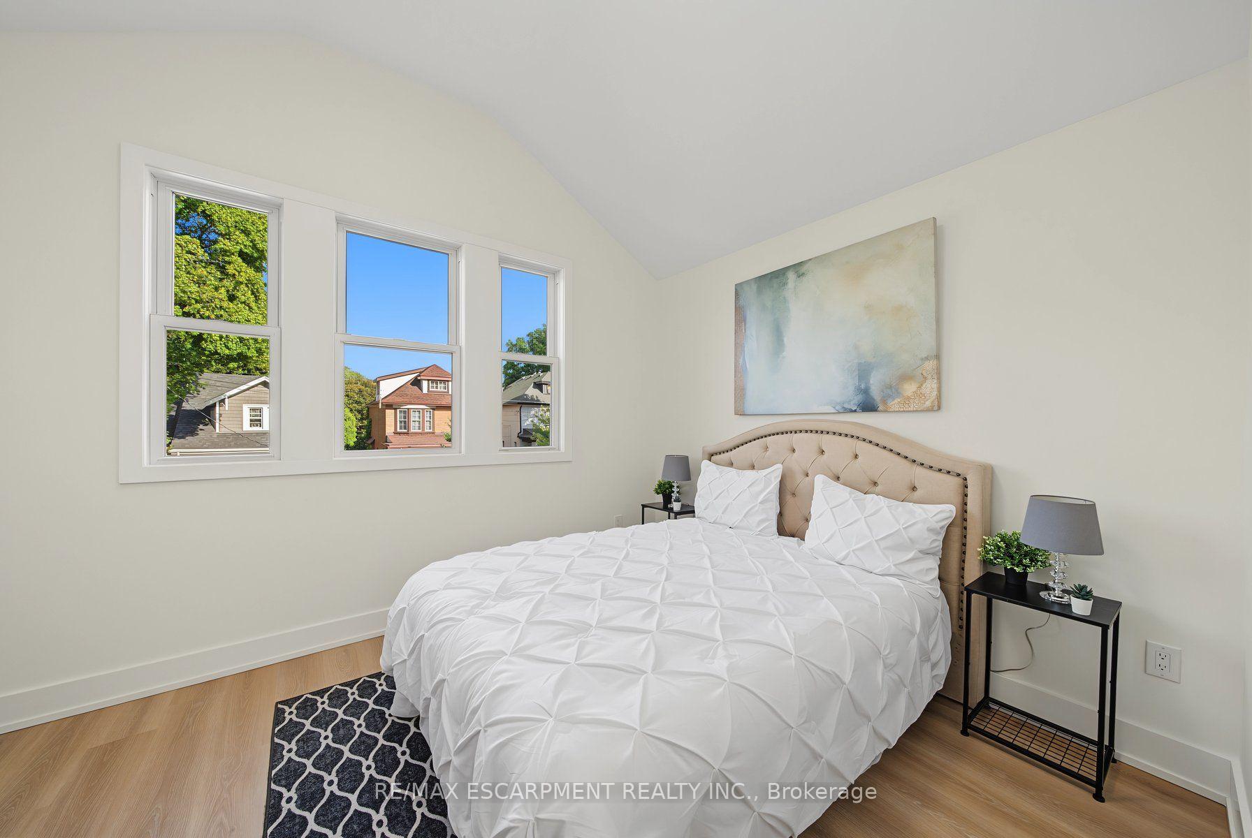 Photo 17 of 234 Balmoral Avenue S, Hamilton, Delta — HOMEH