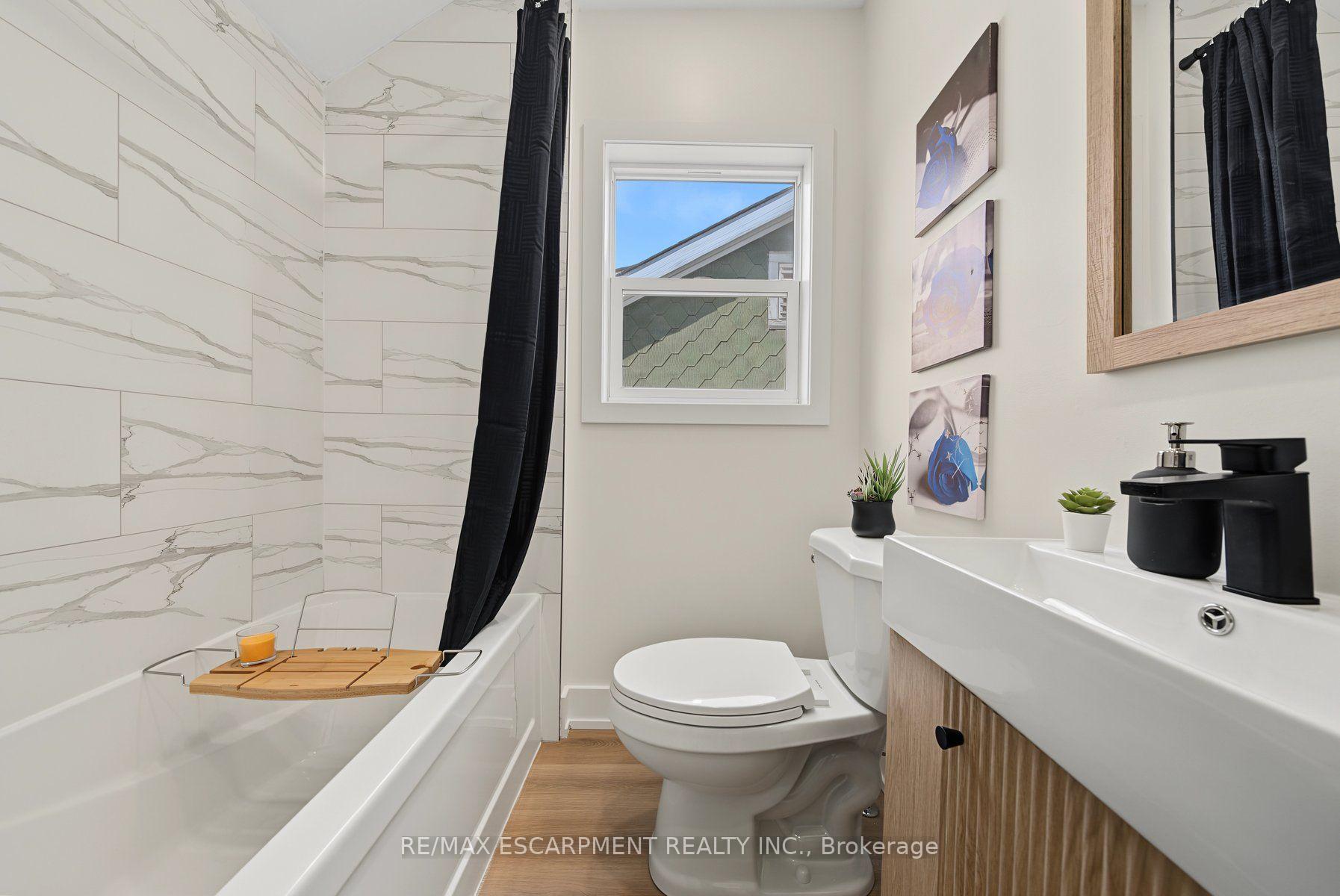 Photo 20 of 234 Balmoral Avenue S, Hamilton, Delta — HOMEH