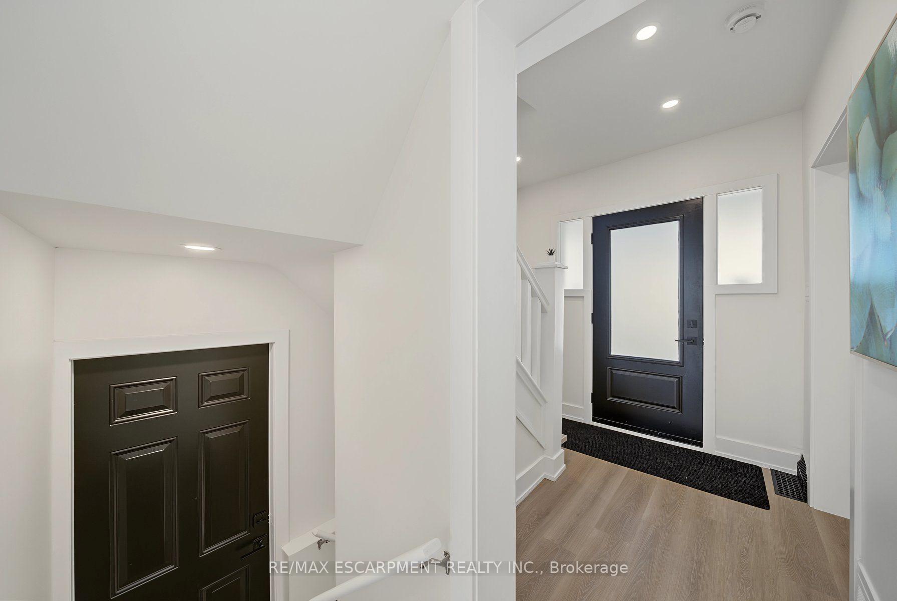 Photo 23 of 234 Balmoral Avenue S, Hamilton, Delta — HOMEH