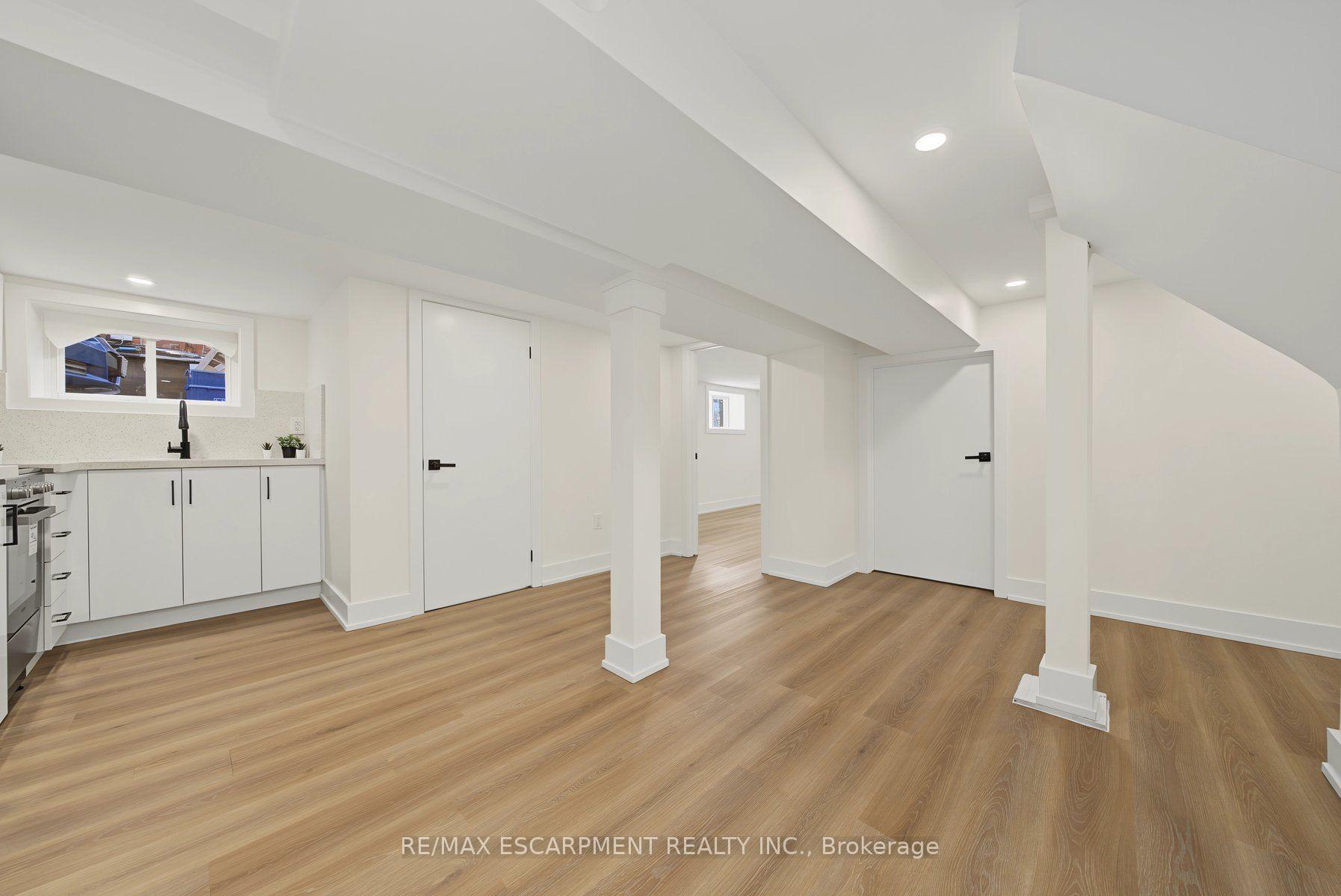 Photo 24 of 234 Balmoral Avenue S, Hamilton, Delta — HOMEH