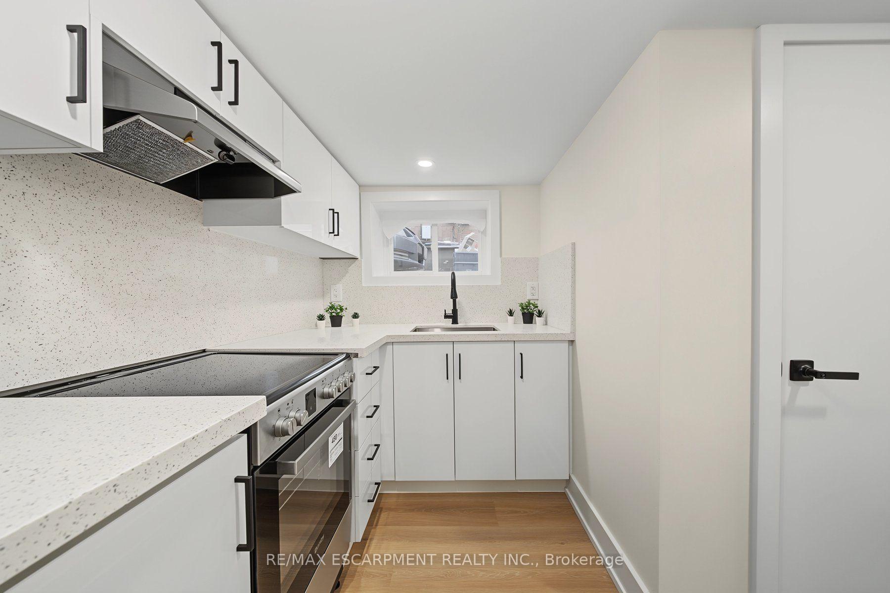 Photo 25 of 234 Balmoral Avenue S, Hamilton, Delta — HOMEH