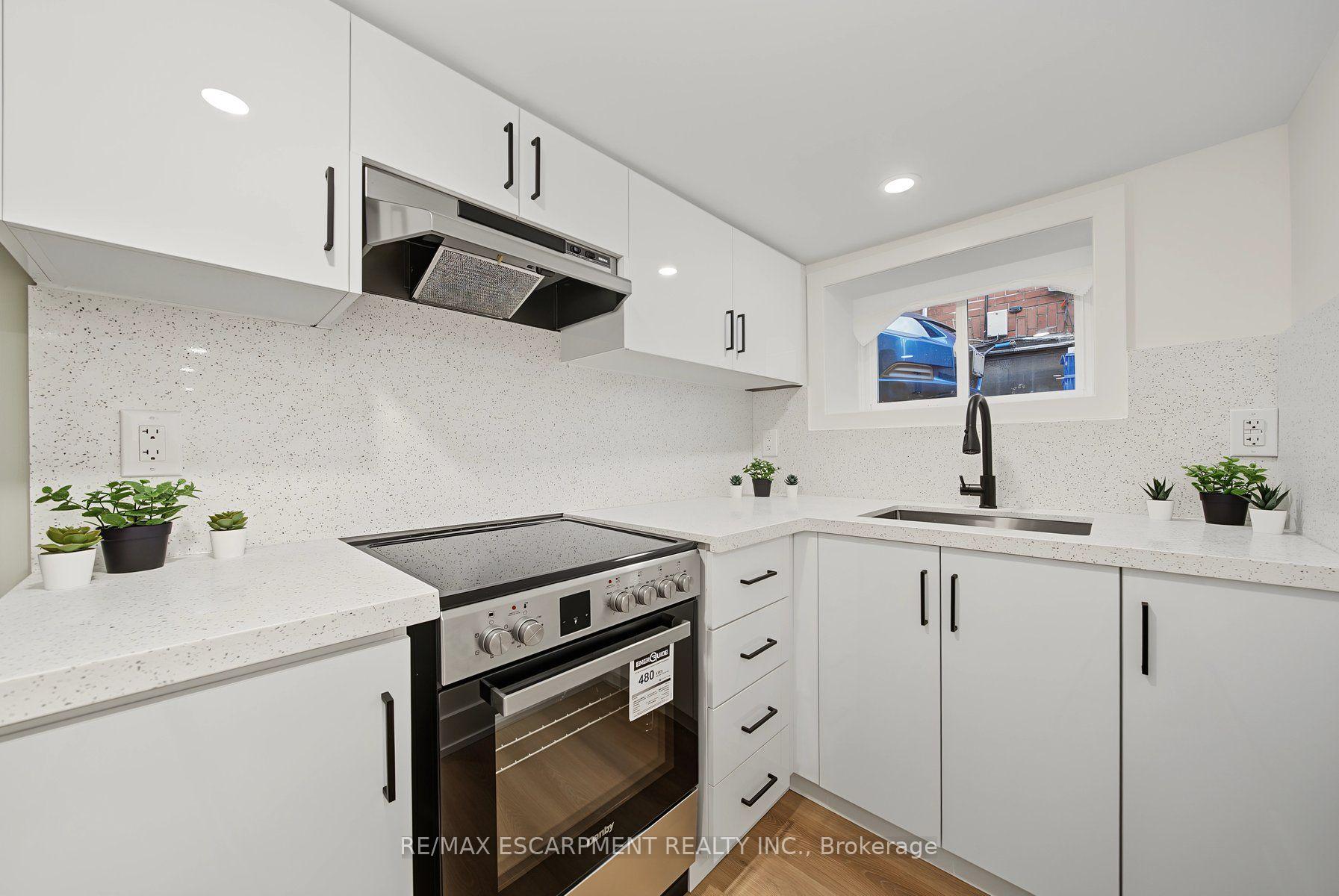 Photo 26 of 234 Balmoral Avenue S, Hamilton, Delta — HOMEH