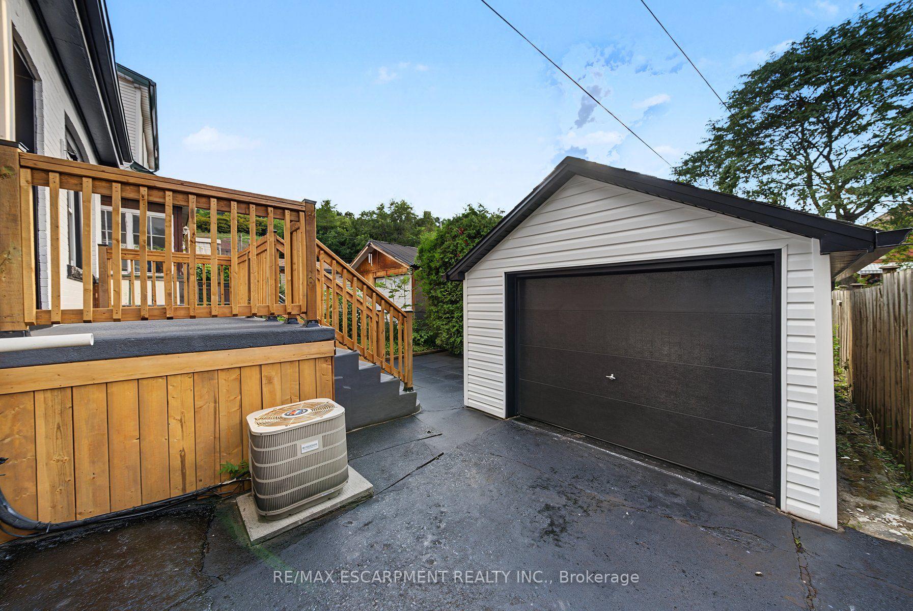Photo 32 of 234 Balmoral Avenue S, Hamilton, Delta — HOMEH