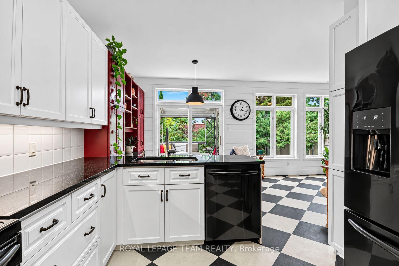 Photo 11 of 70 Sable Run Drive, Ottawa, Stittsville (Central) — HOMEH