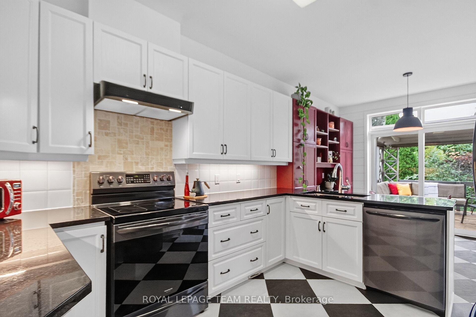 Photo 14 of 70 Sable Run Drive, Ottawa, Stittsville (Central) — HOMEH