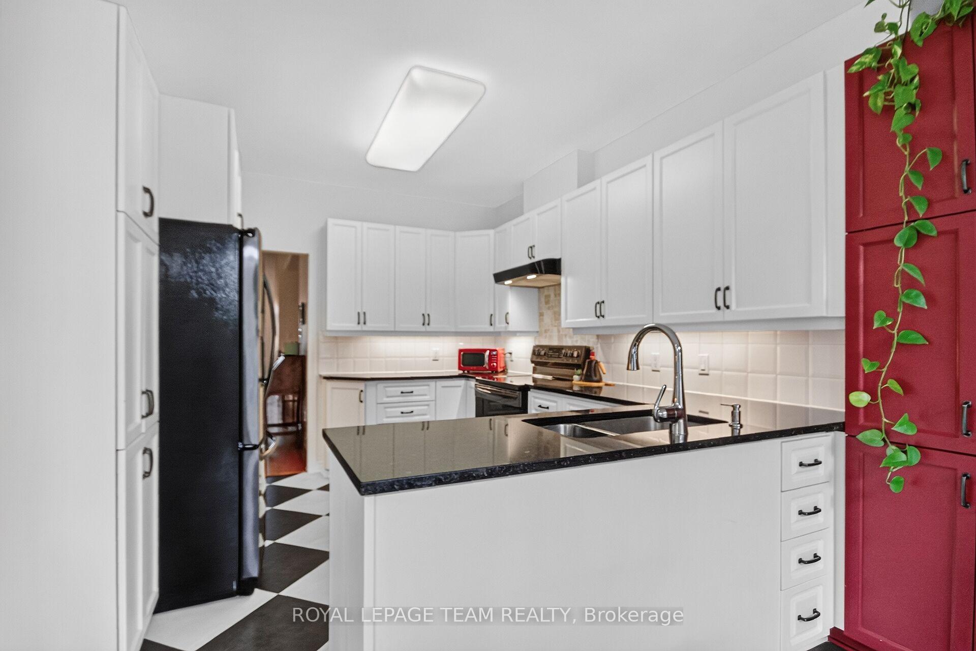 Photo 16 of 70 Sable Run Drive, Ottawa, Stittsville (Central) — HOMEH