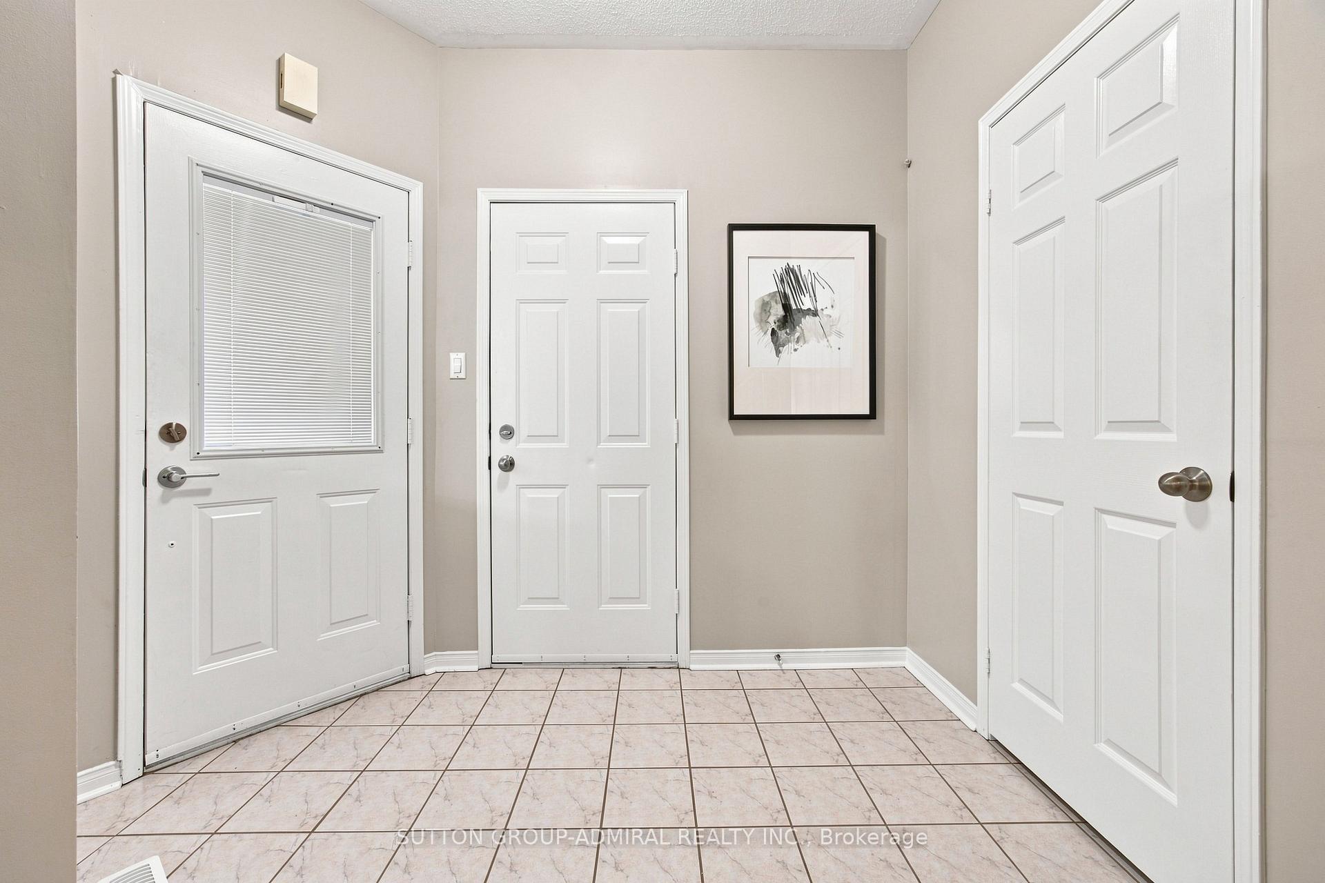 Photo 8 of 14 Craddock Street, Vaughan, Maple — HOMEH