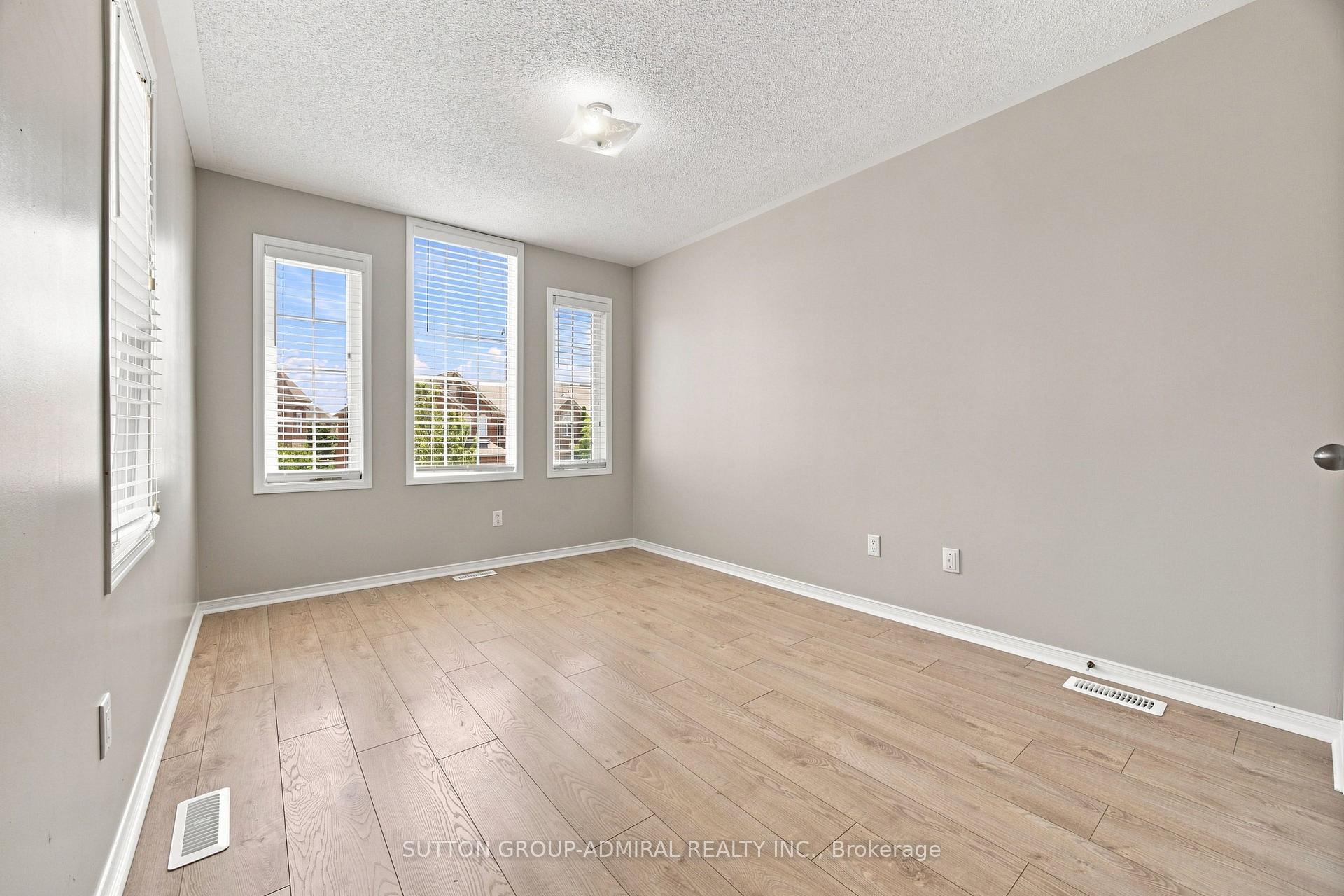 Photo 31 of 14 Craddock Street, Vaughan, Maple — HOMEH