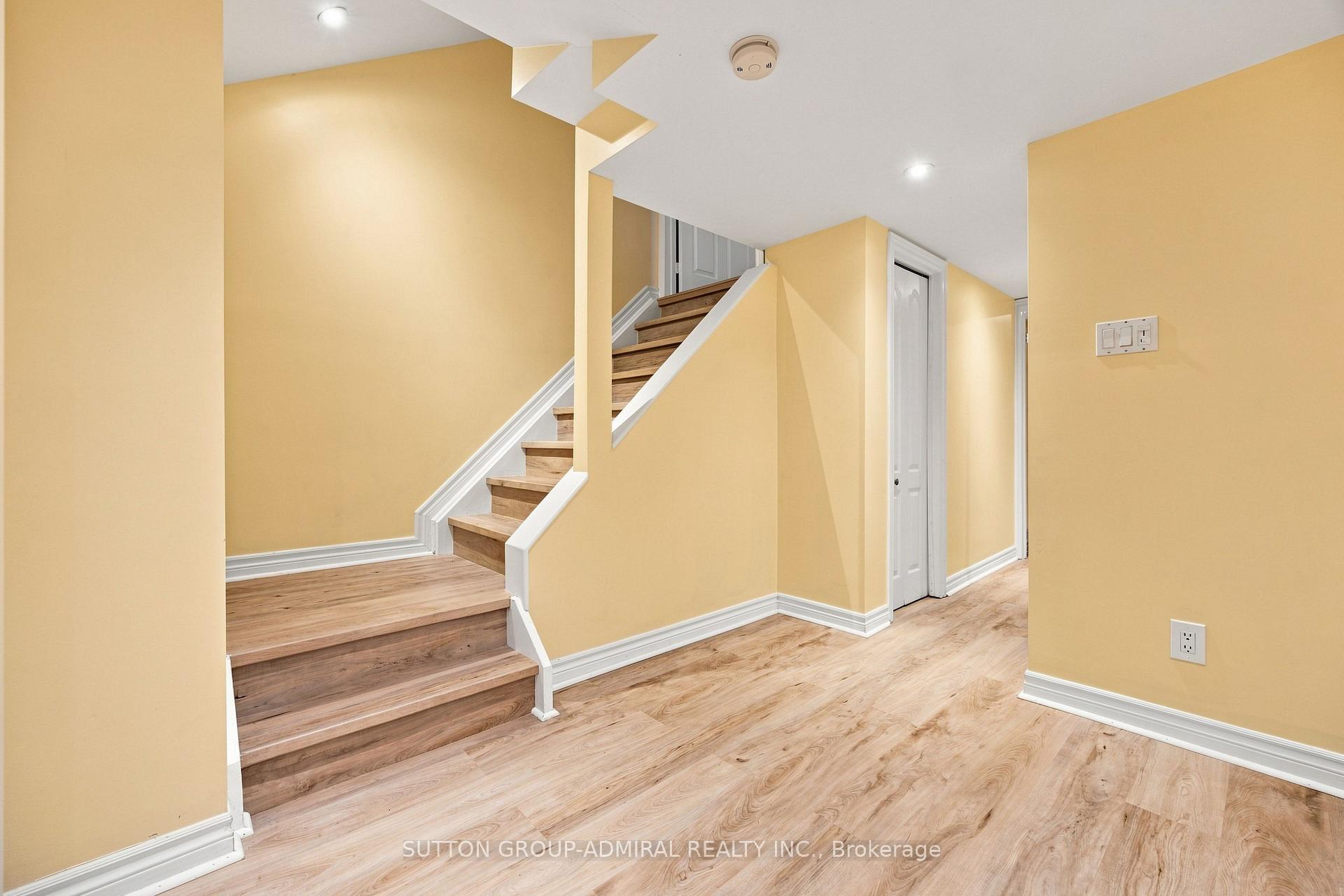 Photo 35 of 14 Craddock Street, Vaughan, Maple — HOMEH