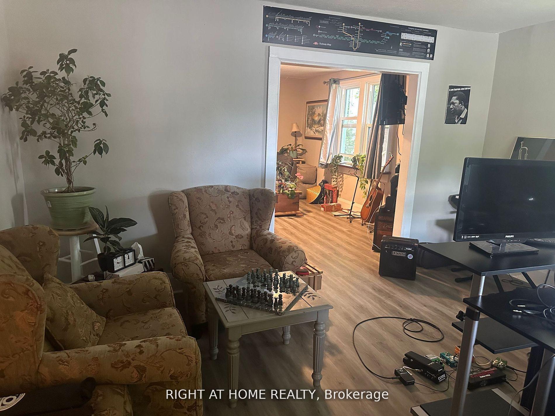Photo 5 of 522 Kingston Road W, Ajax, Central West — HOMEH