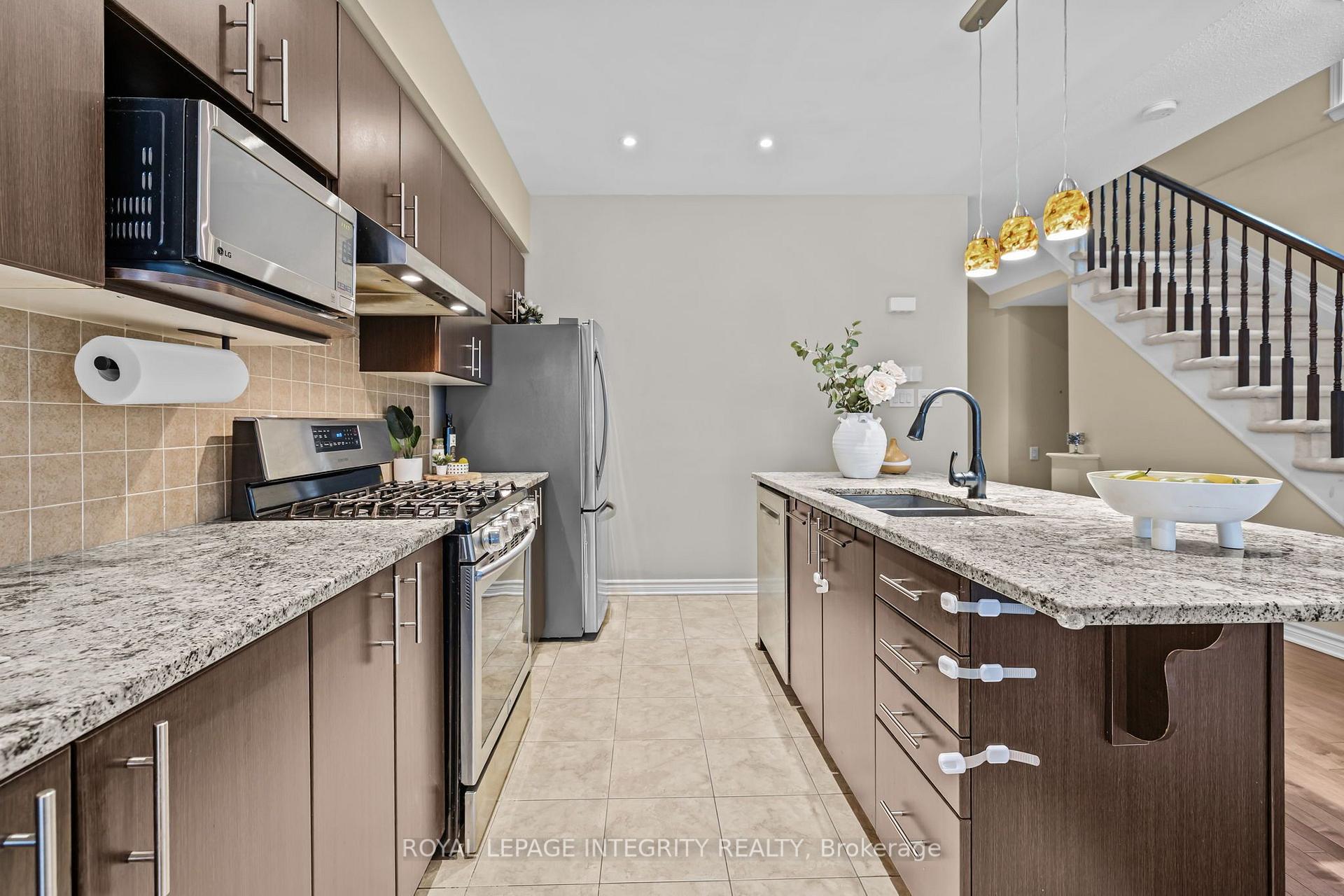 Photo 11 of 280 Keyrock Drive, Ottawa, Kanata - Kanata Lakes/Heritage Hills — HOMEH