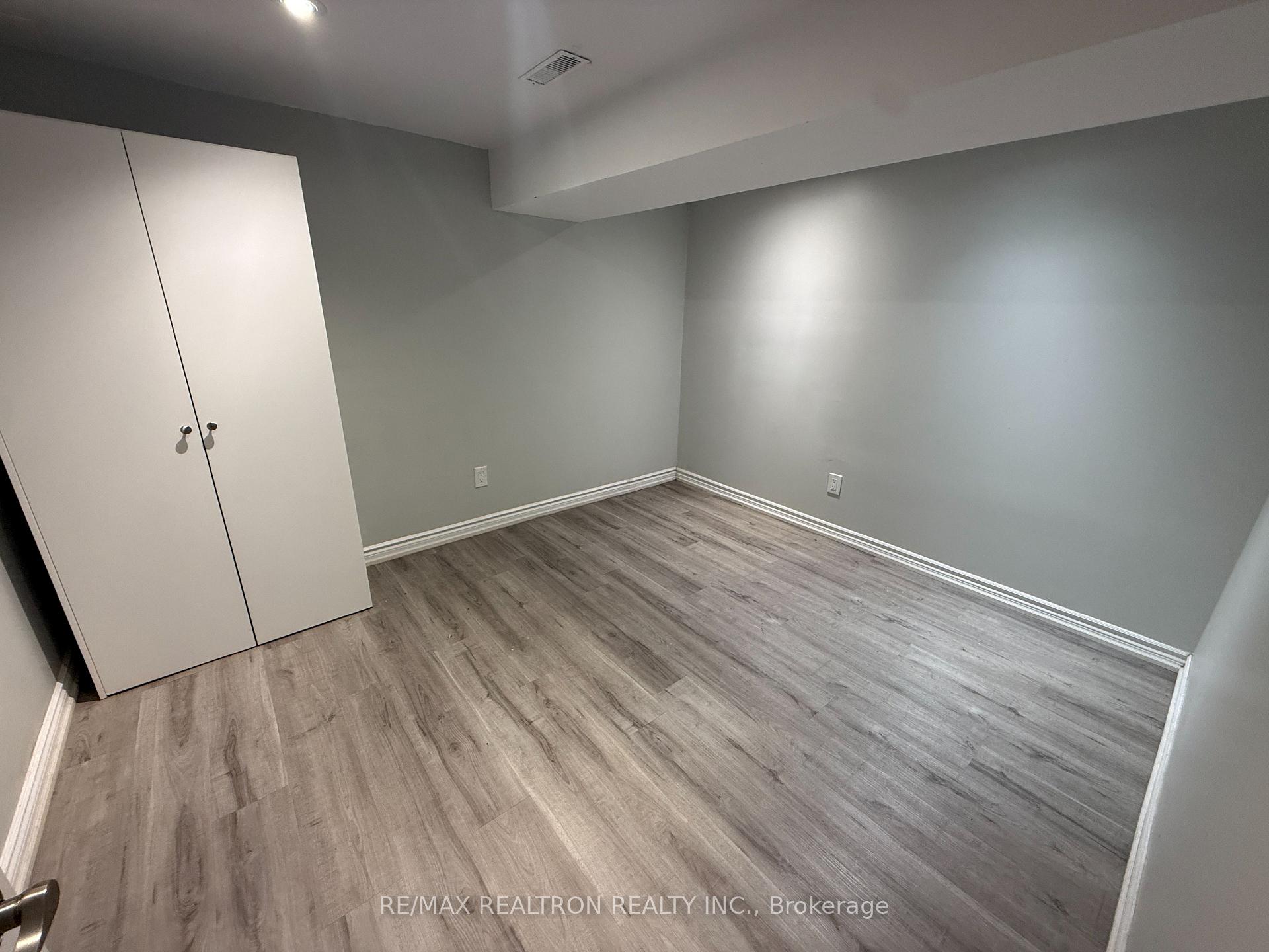 Photo 3 of Unit Bsmt, 401 Crawford Street, Toronto, Trinity-Bellwoods — HOMEH