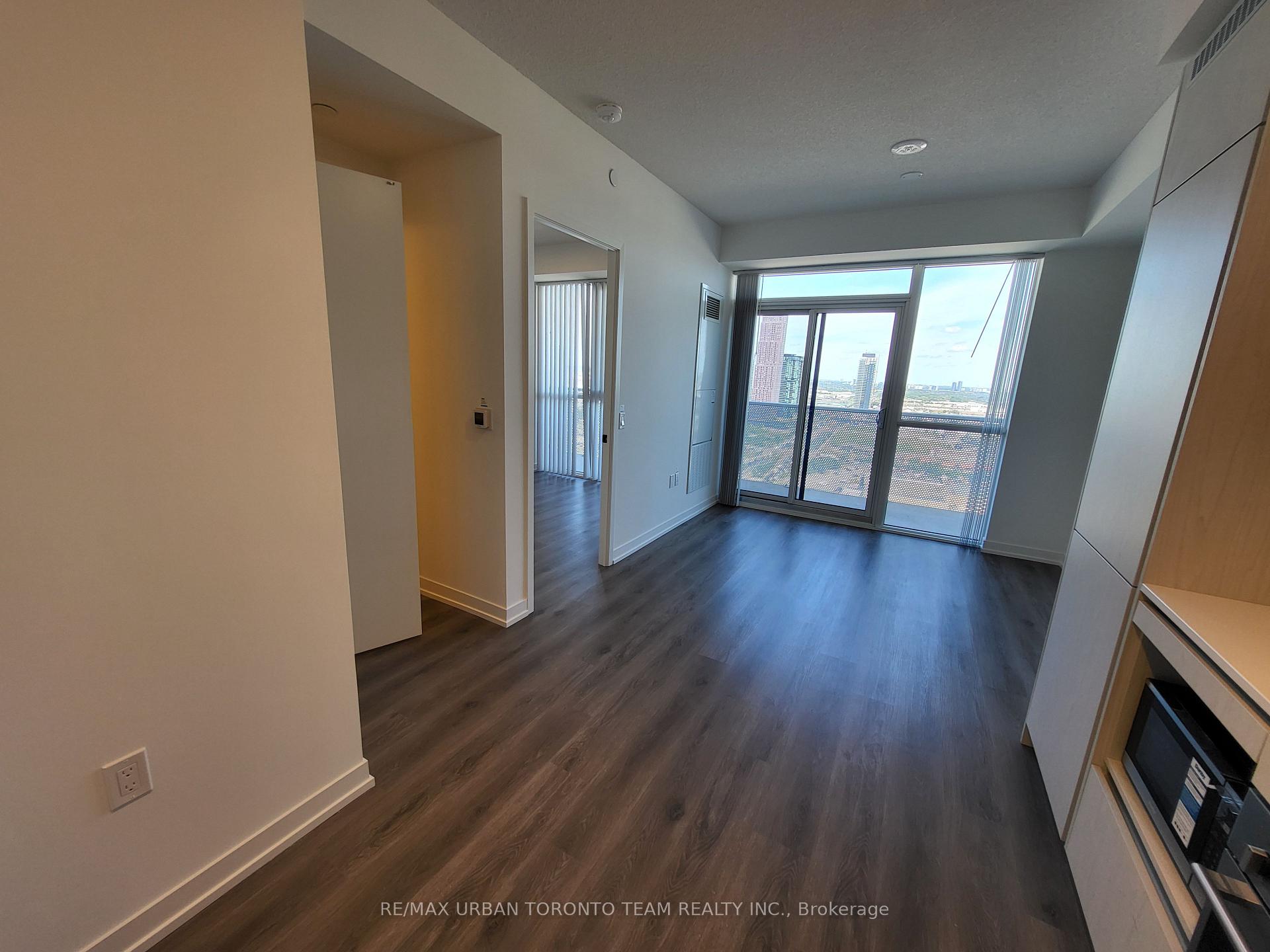 Photo 3 of Unit 3308, 28 Interchange Way, Vaughan, Vaughan Corporate Centre — HOMEH