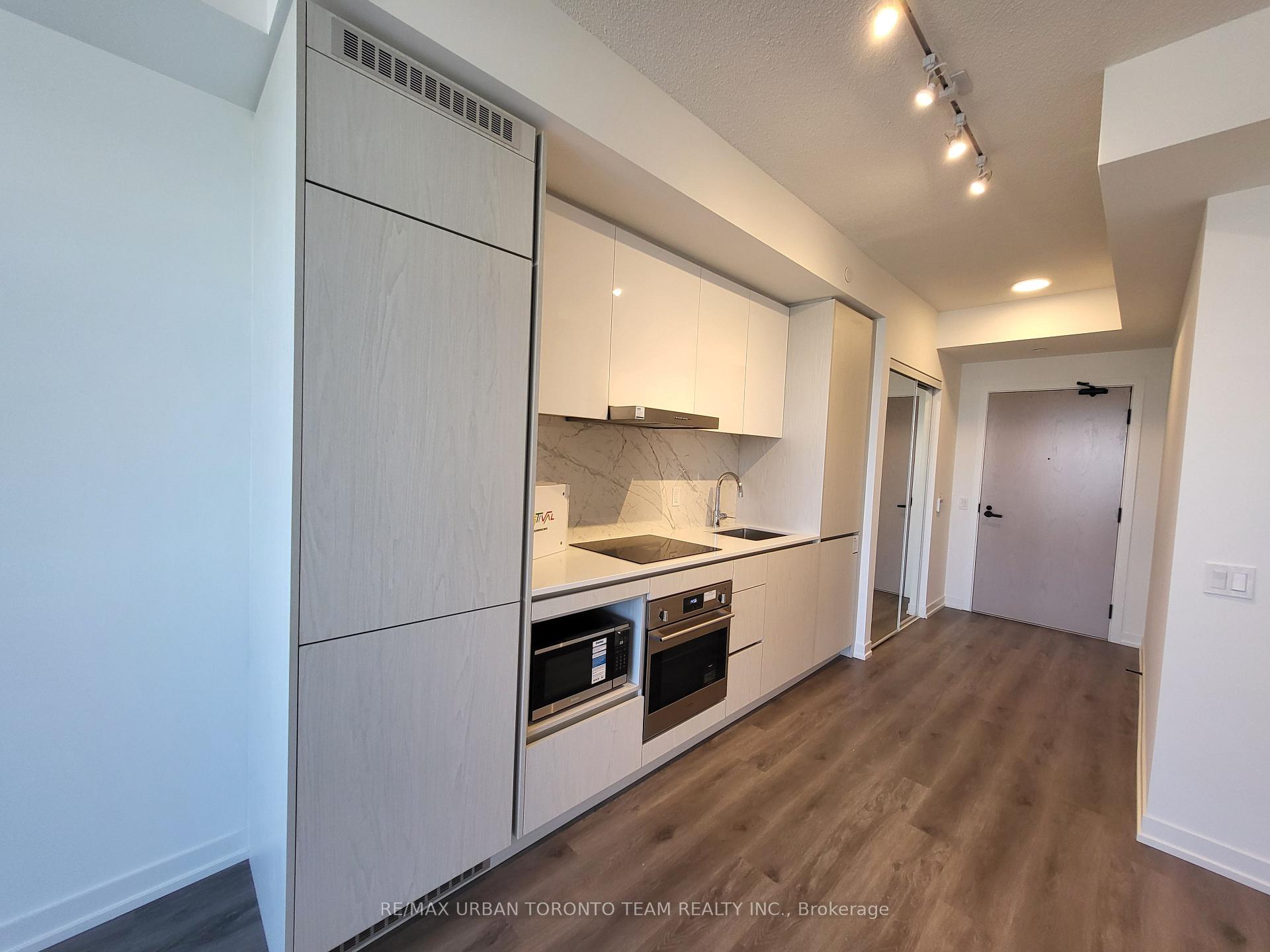 Photo 4 of Unit 3308, 28 Interchange Way, Vaughan, Vaughan Corporate Centre — HOMEH