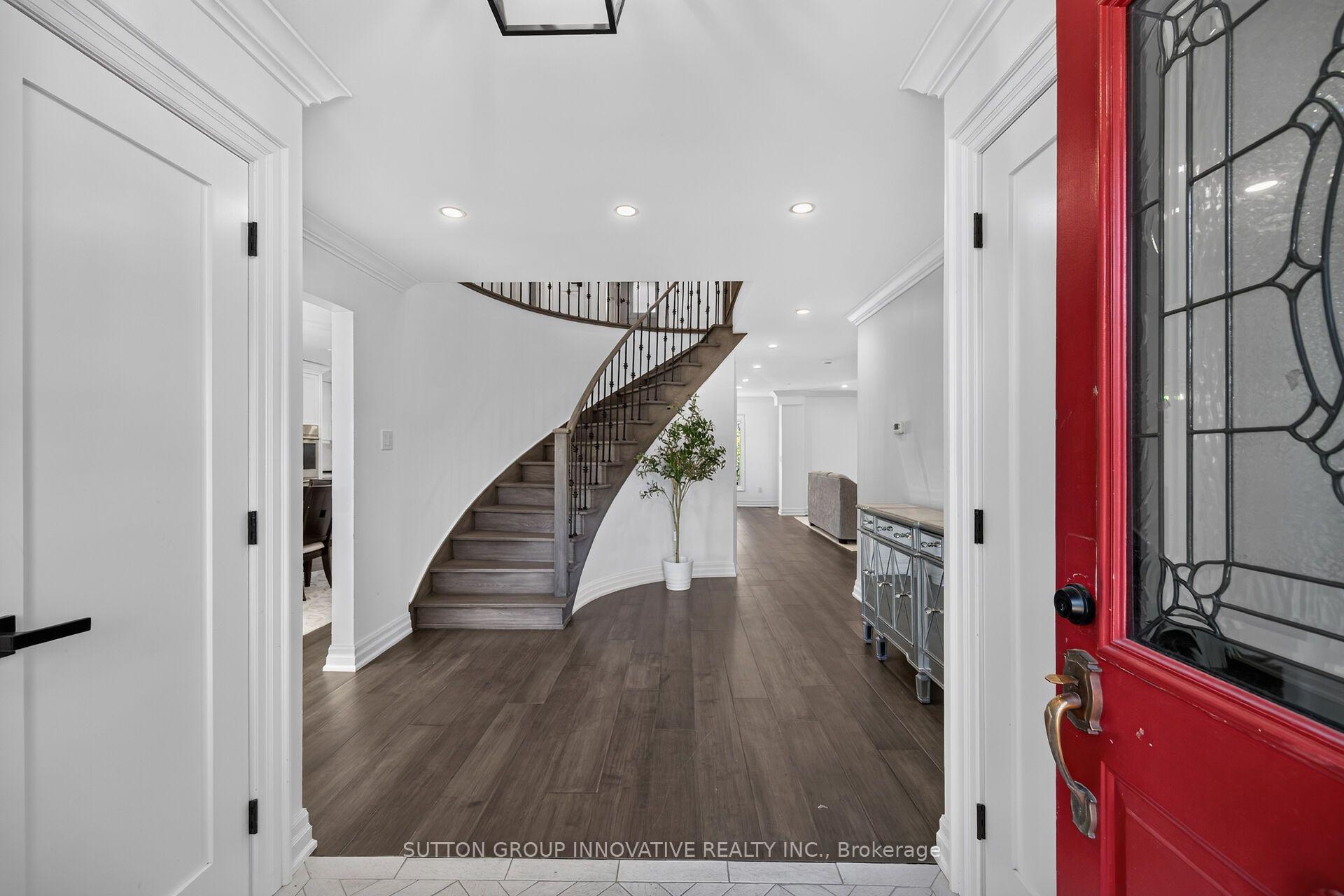 Photo 3 of 196 Bluebell Crescent, Hamilton, Iroquoia Heights — HOMEH