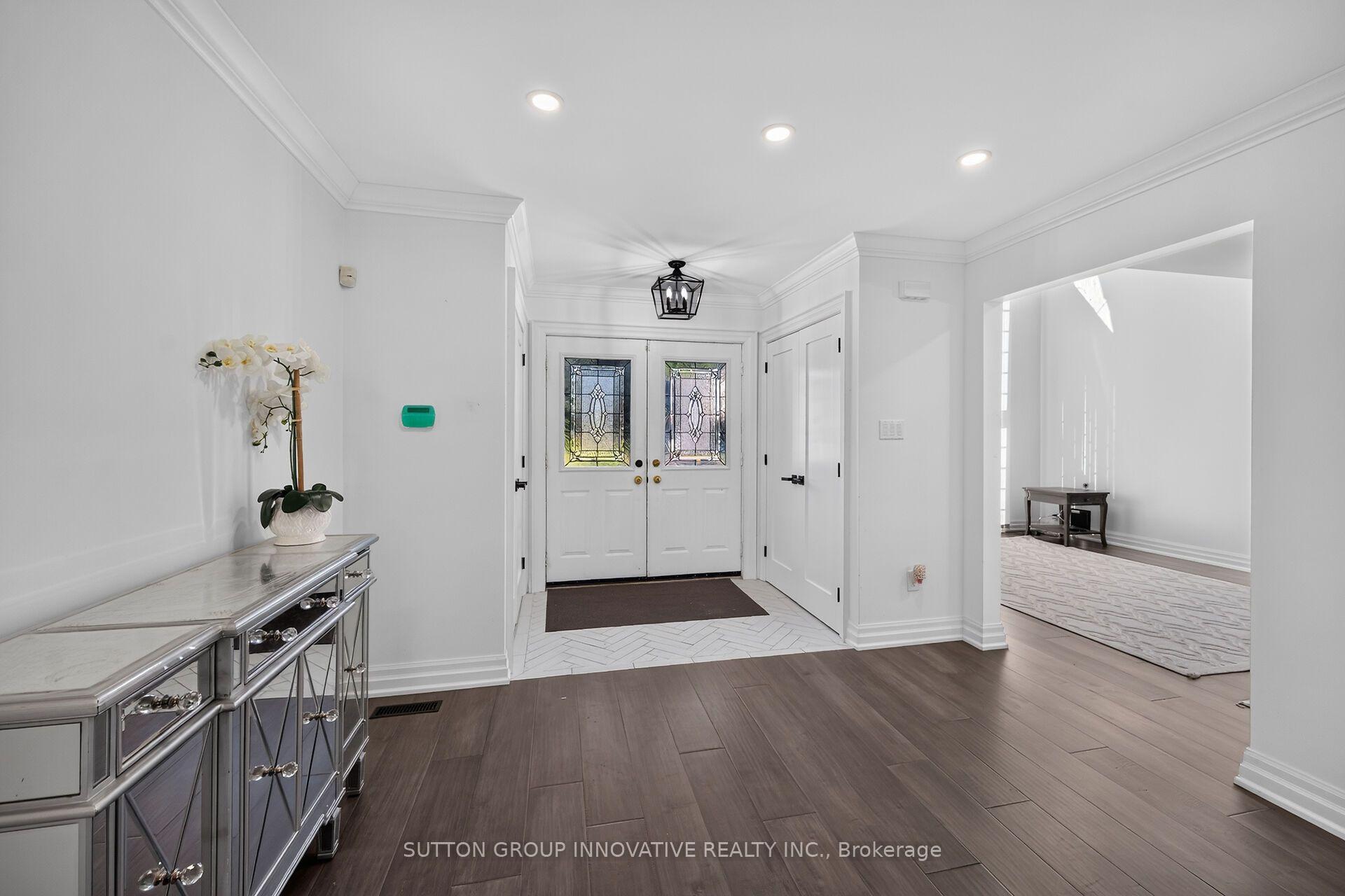 Photo 4 of 196 Bluebell Crescent, Hamilton, Iroquoia Heights — HOMEH
