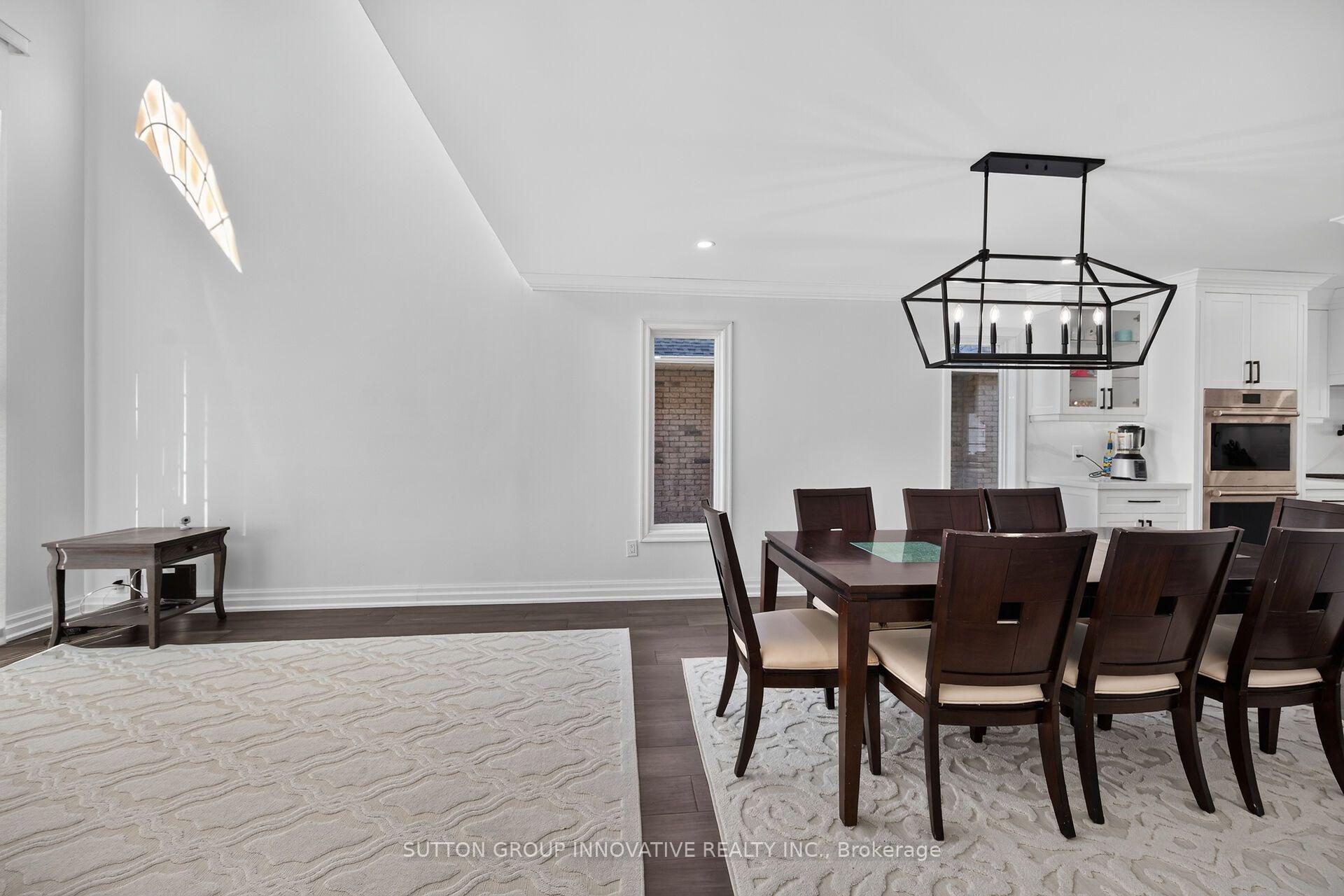 Photo 20 of 196 Bluebell Crescent, Hamilton, Iroquoia Heights — HOMEH