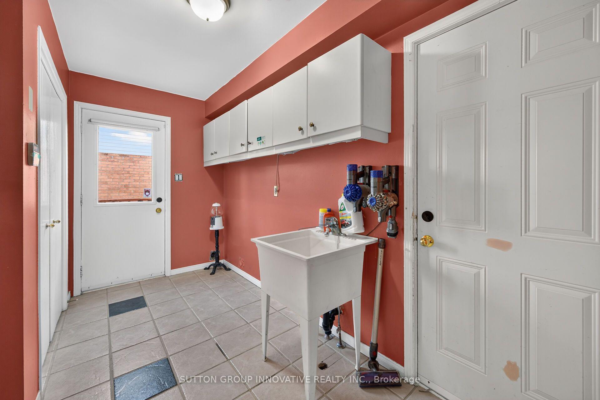 Photo 25 of 196 Bluebell Crescent, Hamilton, Iroquoia Heights — HOMEH