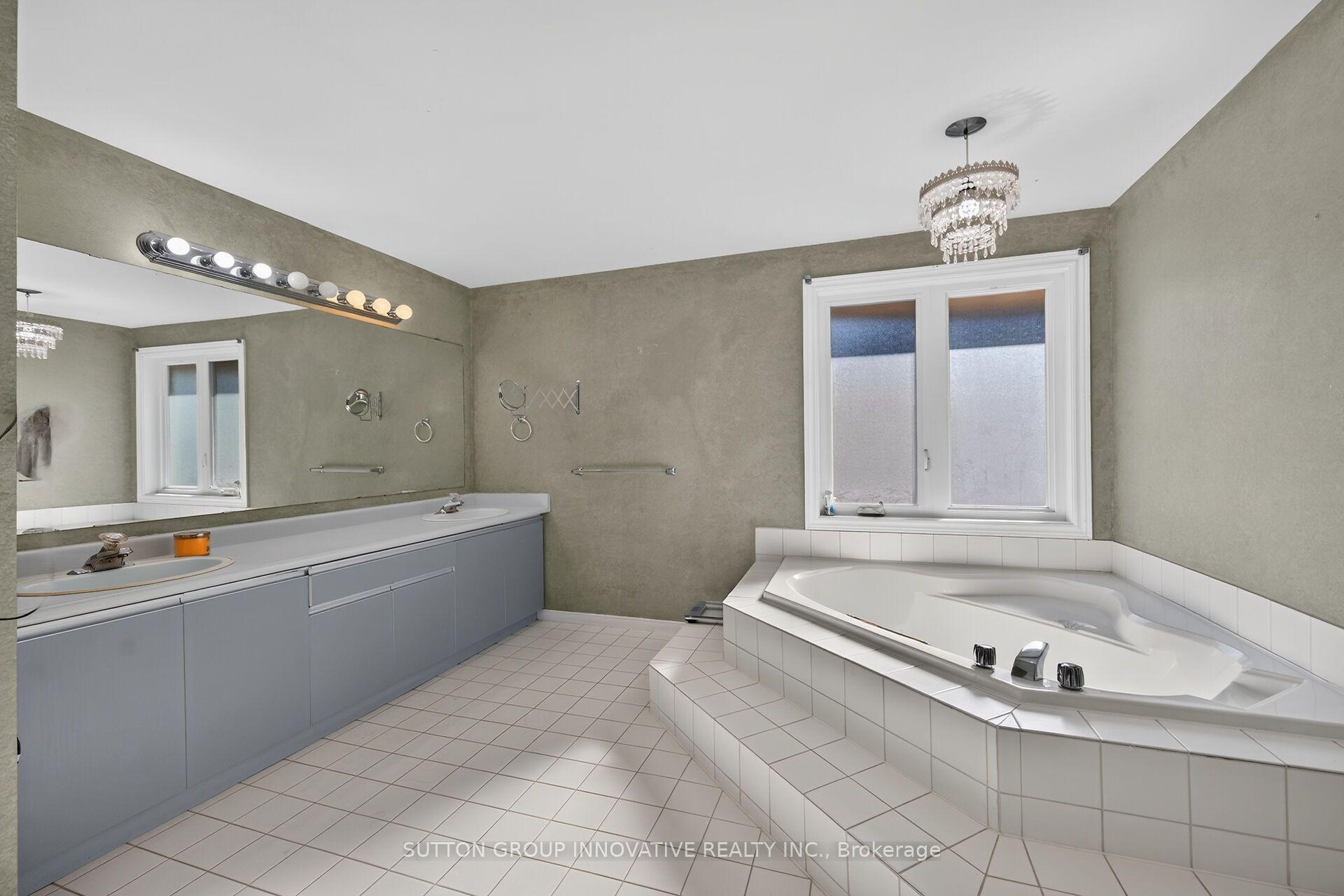 Photo 30 of 196 Bluebell Crescent, Hamilton, Iroquoia Heights — HOMEH