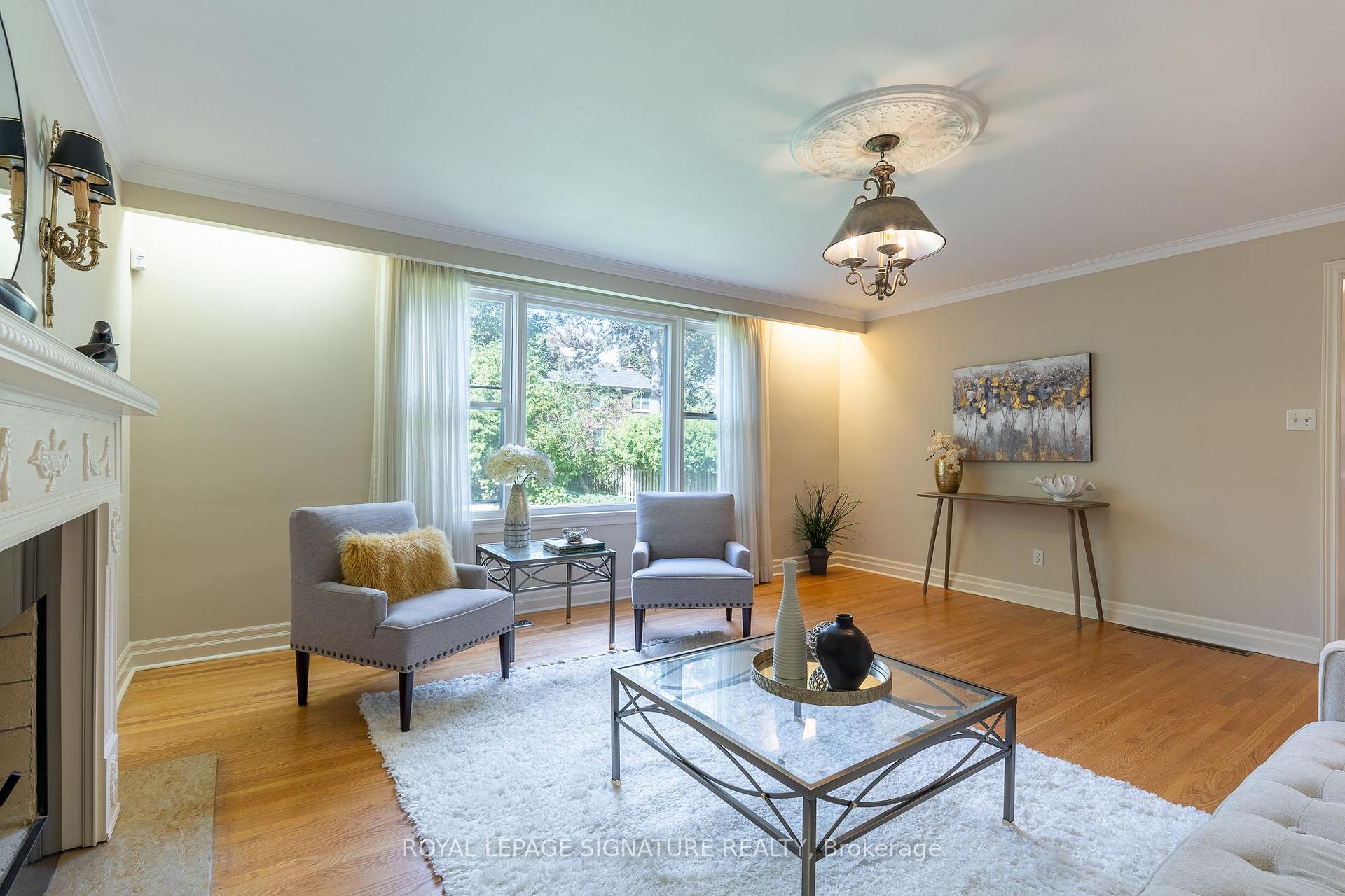 Photo 7 of 38 Danville Drive, North York, St. Andrew-Windfields — HOMEH
