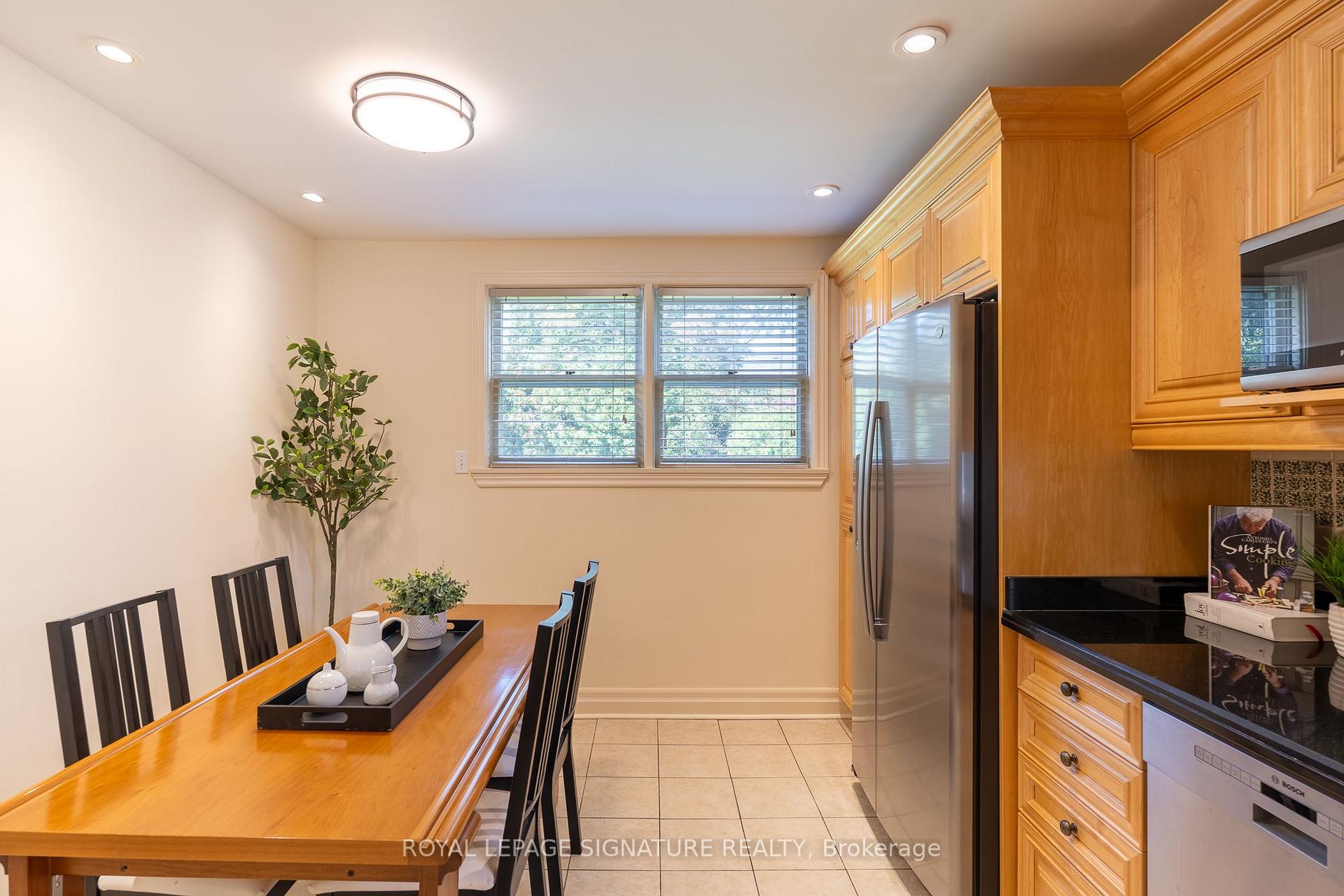 Photo 13 of 38 Danville Drive, North York, St. Andrew-Windfields — HOMEH