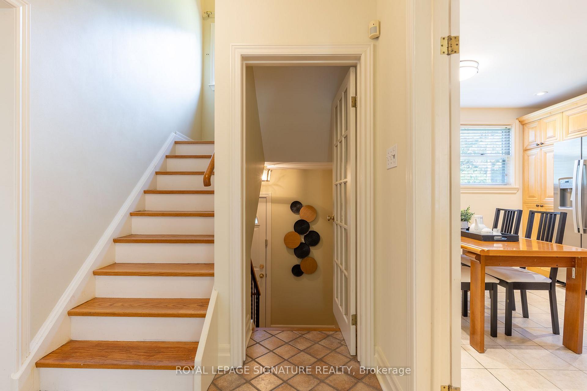 Photo 14 of 38 Danville Drive, North York, St. Andrew-Windfields — HOMEH