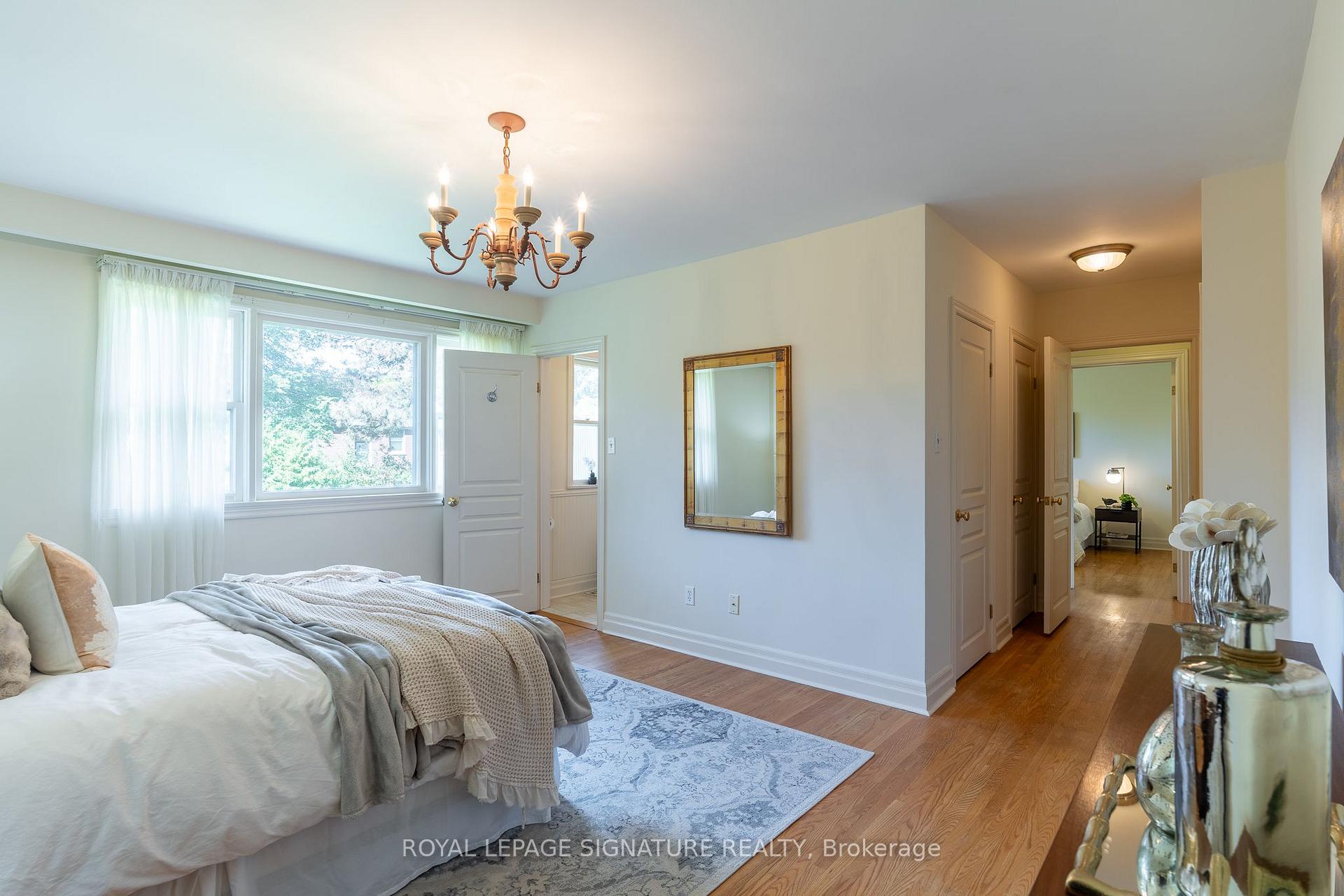 Photo 18 of 38 Danville Drive, North York, St. Andrew-Windfields — HOMEH