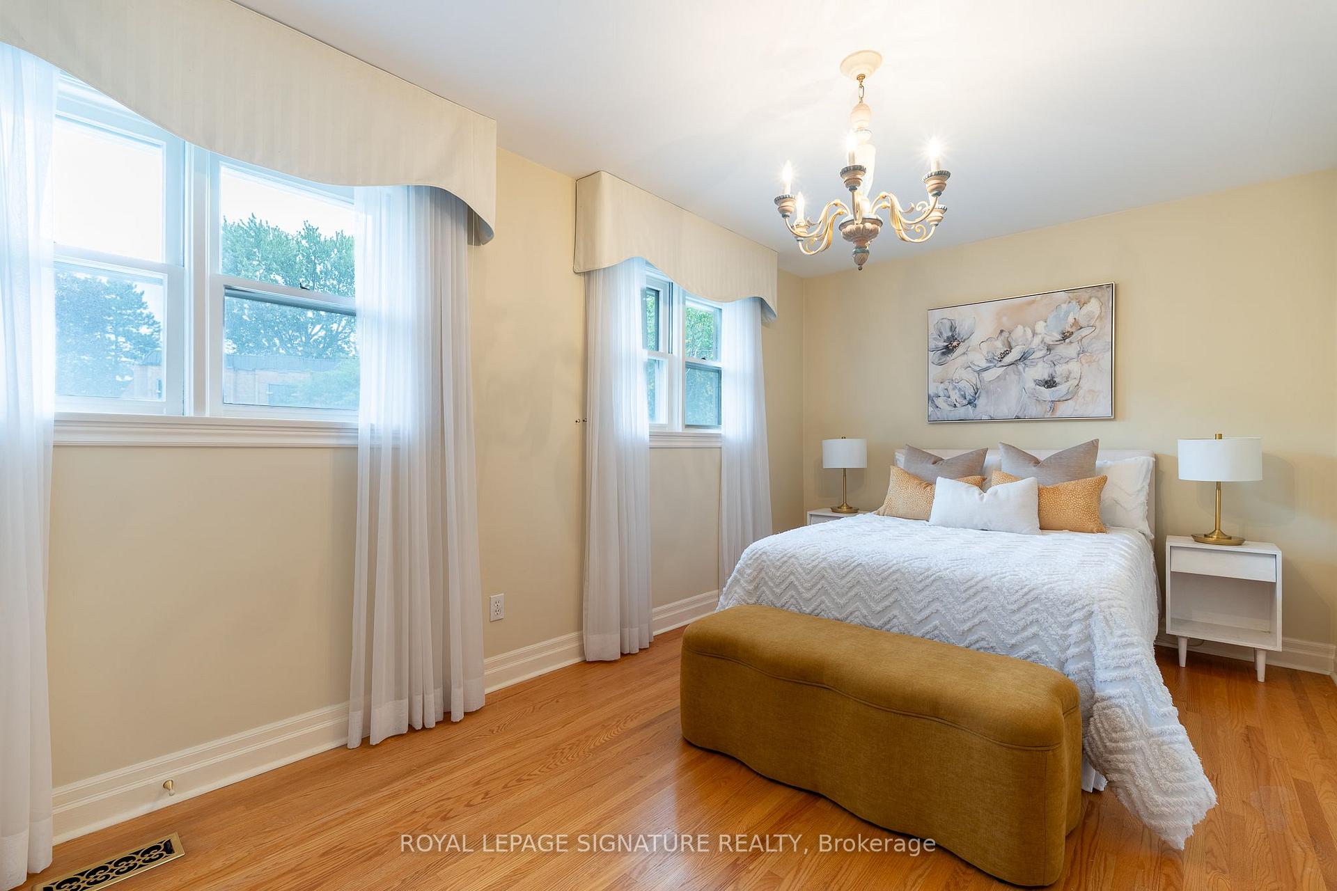 Photo 21 of 38 Danville Drive, North York, St. Andrew-Windfields — HOMEH