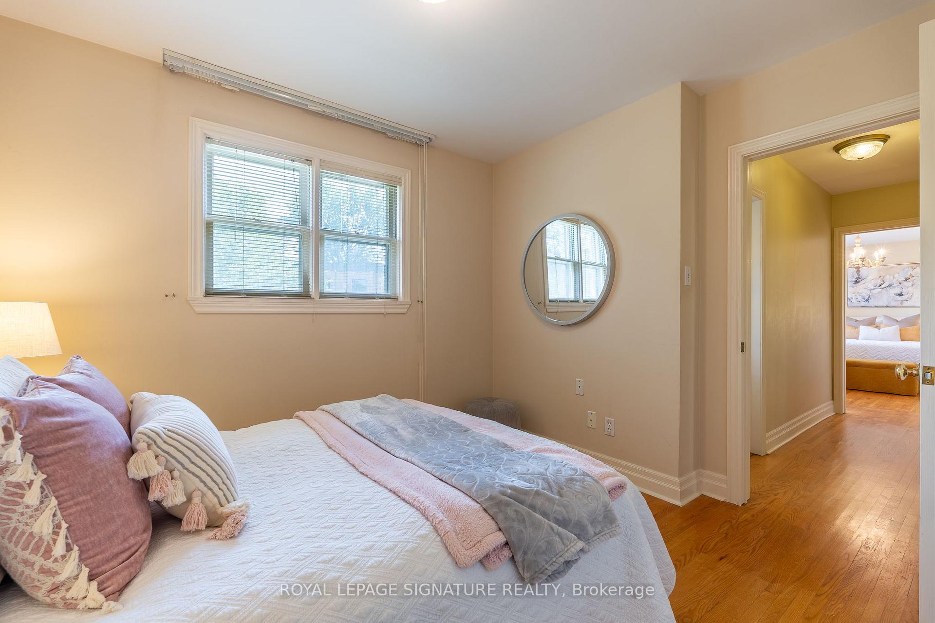 Photo 25 of 38 Danville Drive, North York, St. Andrew-Windfields — HOMEH
