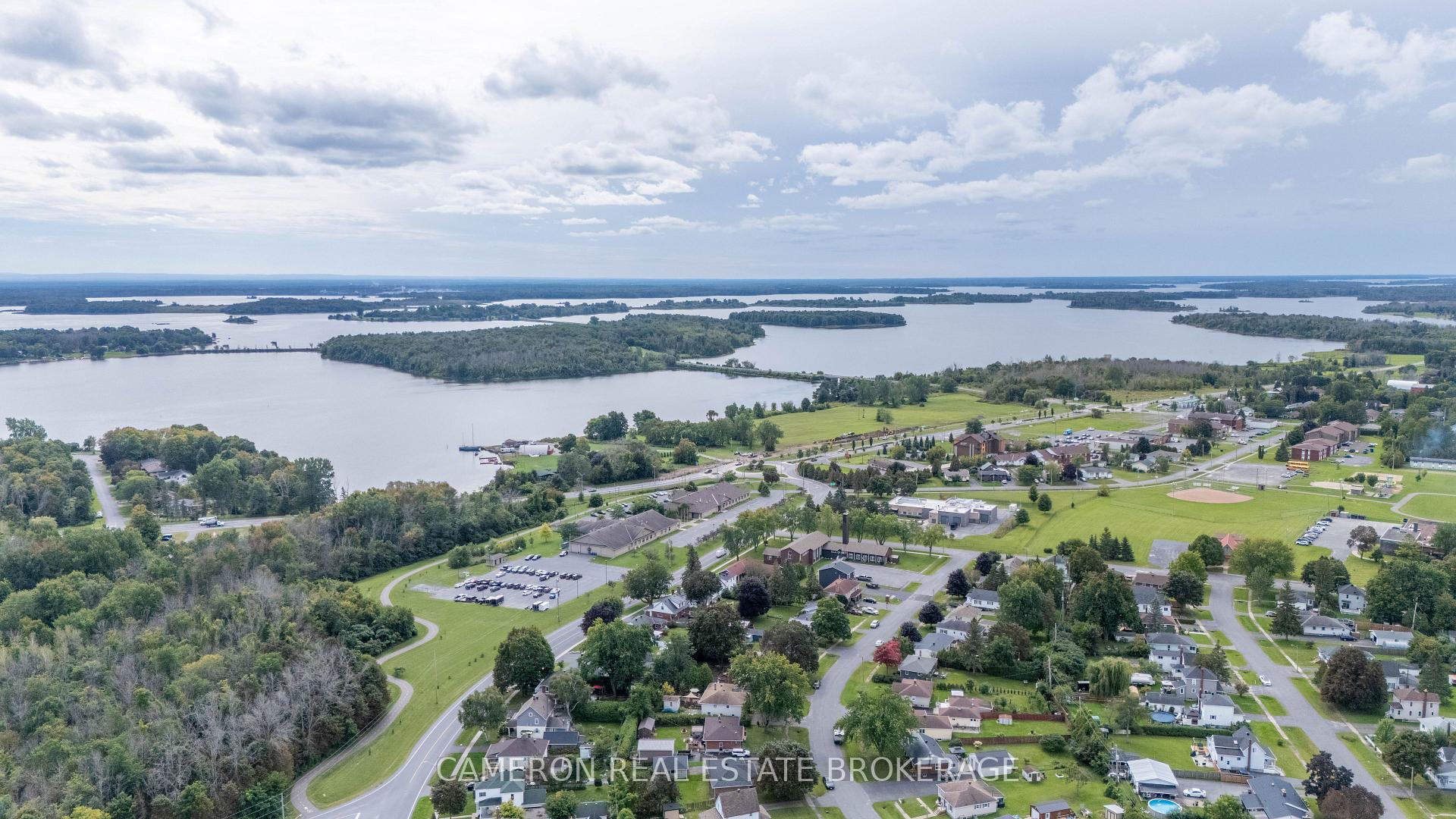 Photo 31 of 16 Kent Crescent, South Stormont, Long Sault — HOMEH