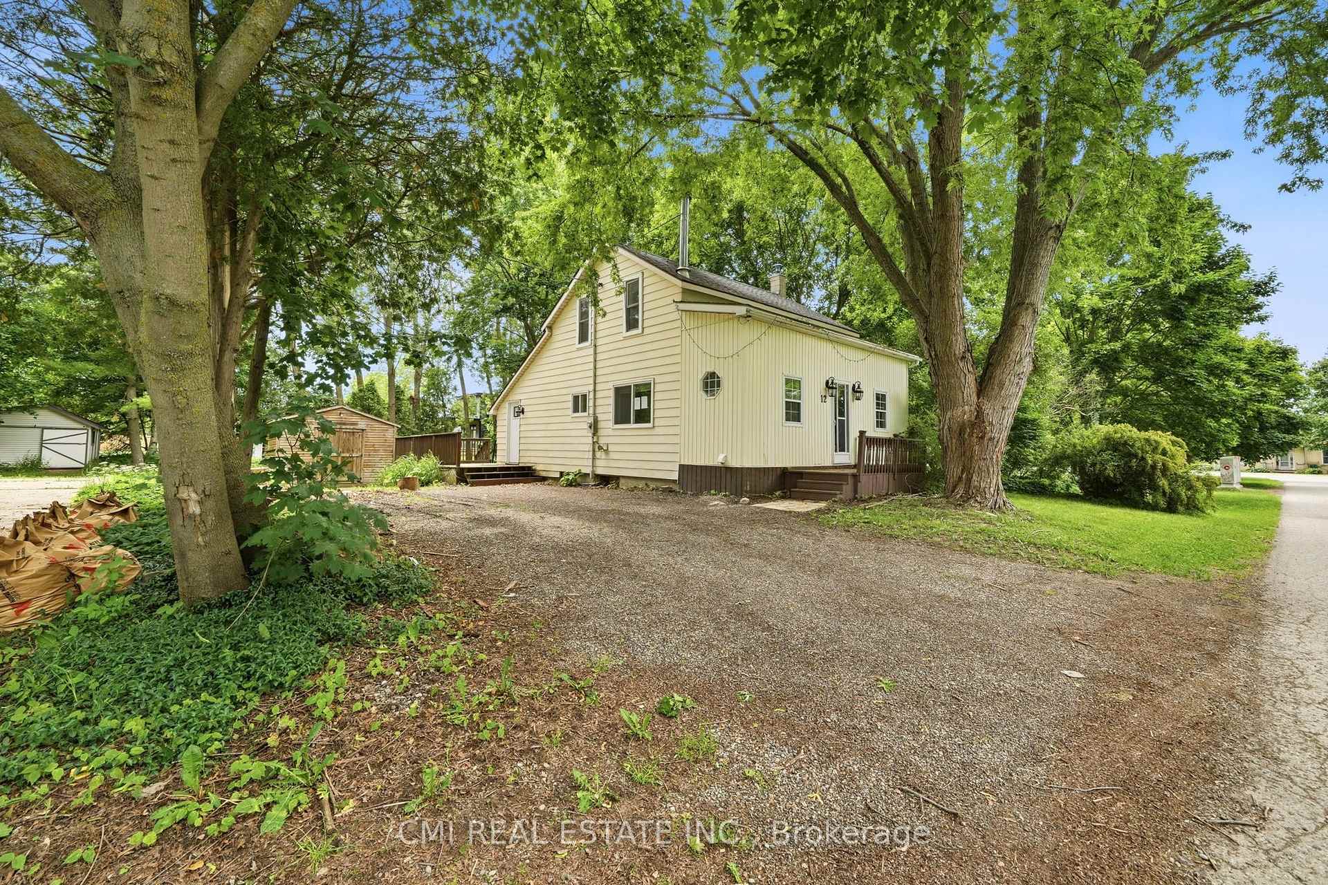 Photo 2 of 12 Argyle Street, Kincardine — HOMEH