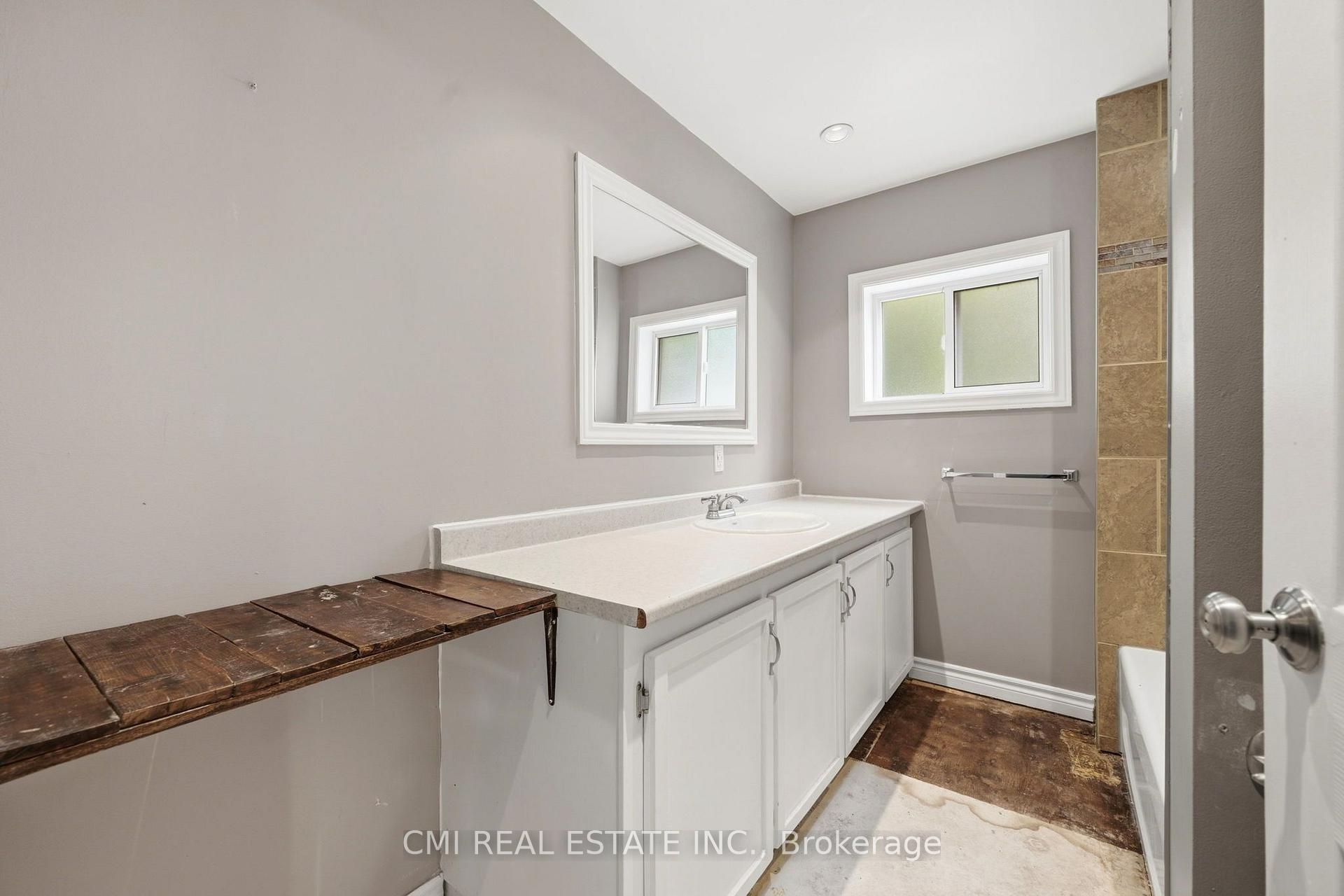 Photo 20 of 12 Argyle Street, Kincardine — HOMEH