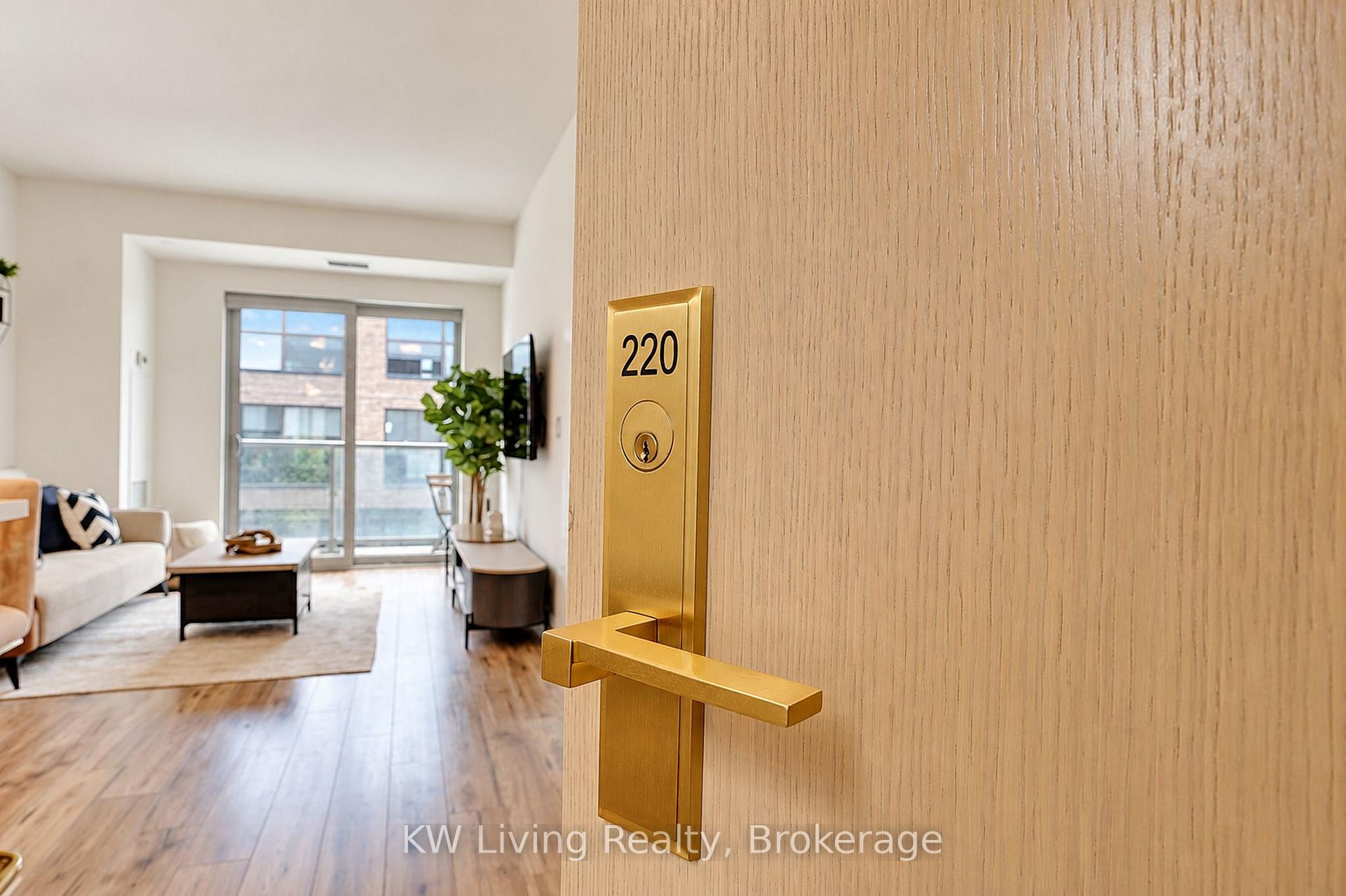 Photo 7 of Unit 220, 621 Sheppard Avenue E, North York, Bayview Village — HOMEH