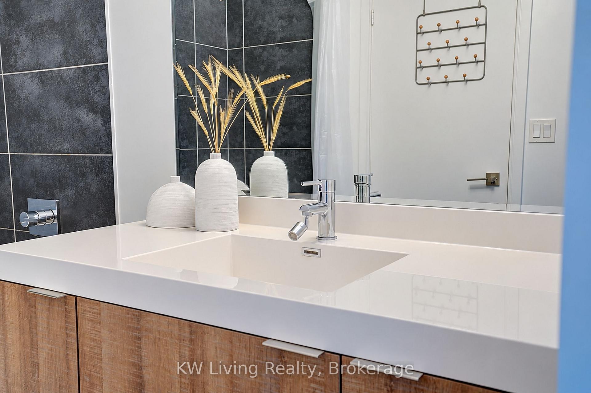 Photo 16 of Unit 220, 621 Sheppard Avenue E, North York, Bayview Village — HOMEH