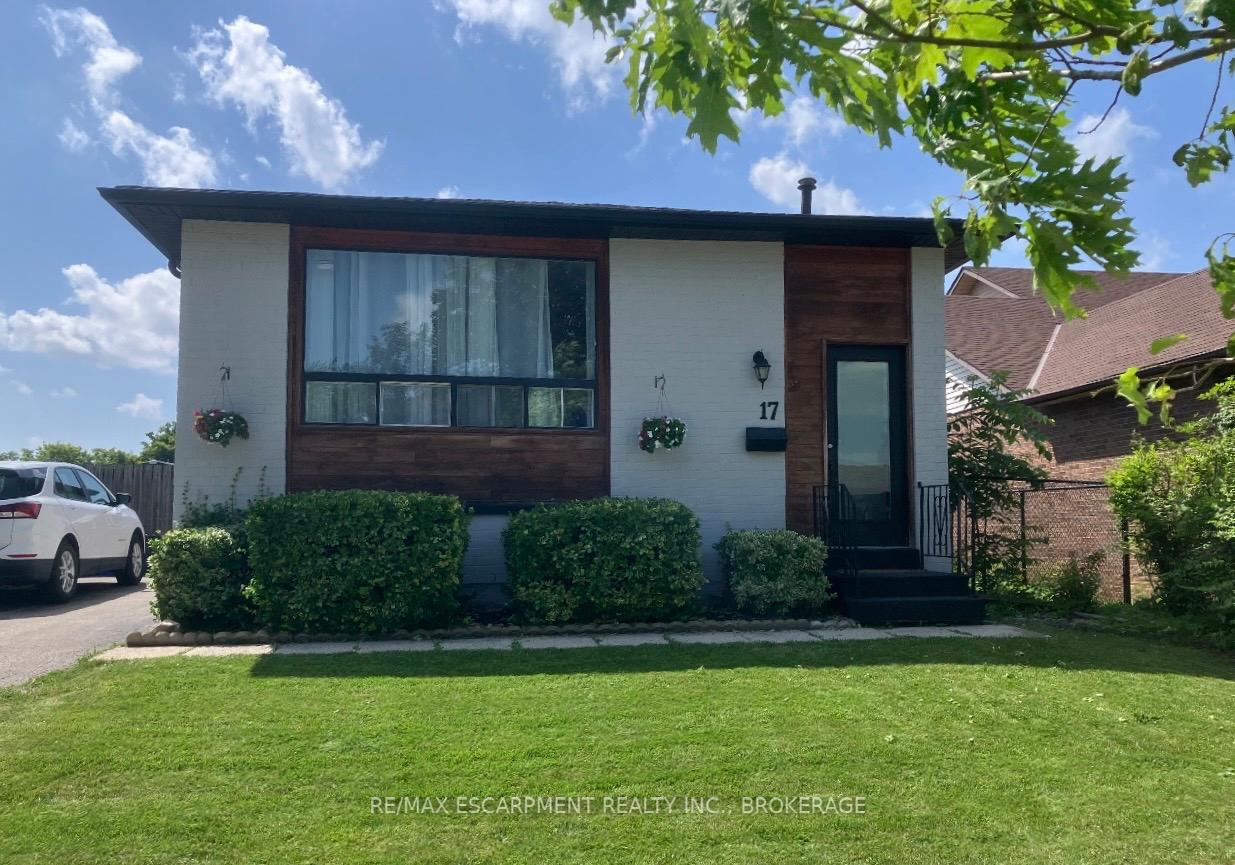 Photo 1 of 17 Mellenby Street, Hamilton, Stoney Creek Mountain — HOMEH