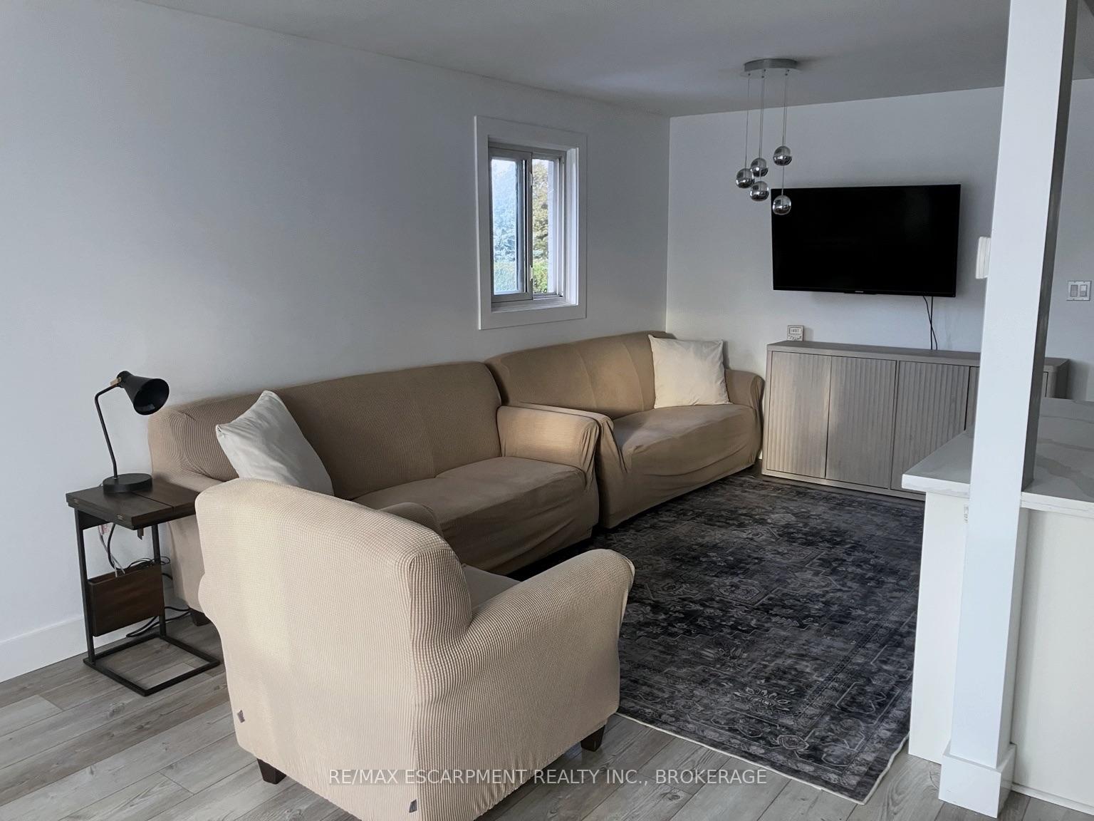 Photo 7 of 17 Mellenby Street, Hamilton, Stoney Creek Mountain — HOMEH