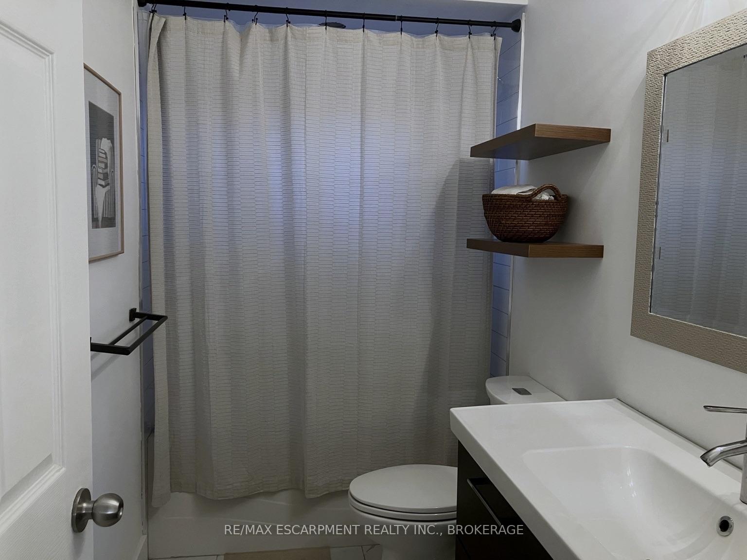 Photo 15 of 17 Mellenby Street, Hamilton, Stoney Creek Mountain — HOMEH