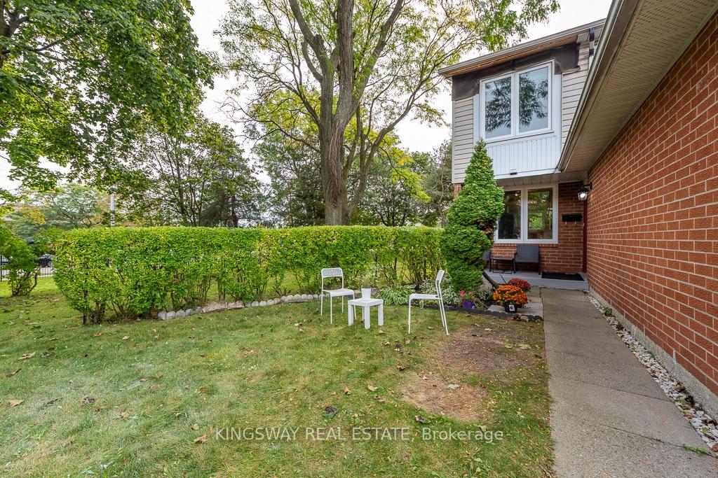 Photo 5 of Unit 22, 525 Meadows Boulevard, Mississauga, Rathwood — HOMEH