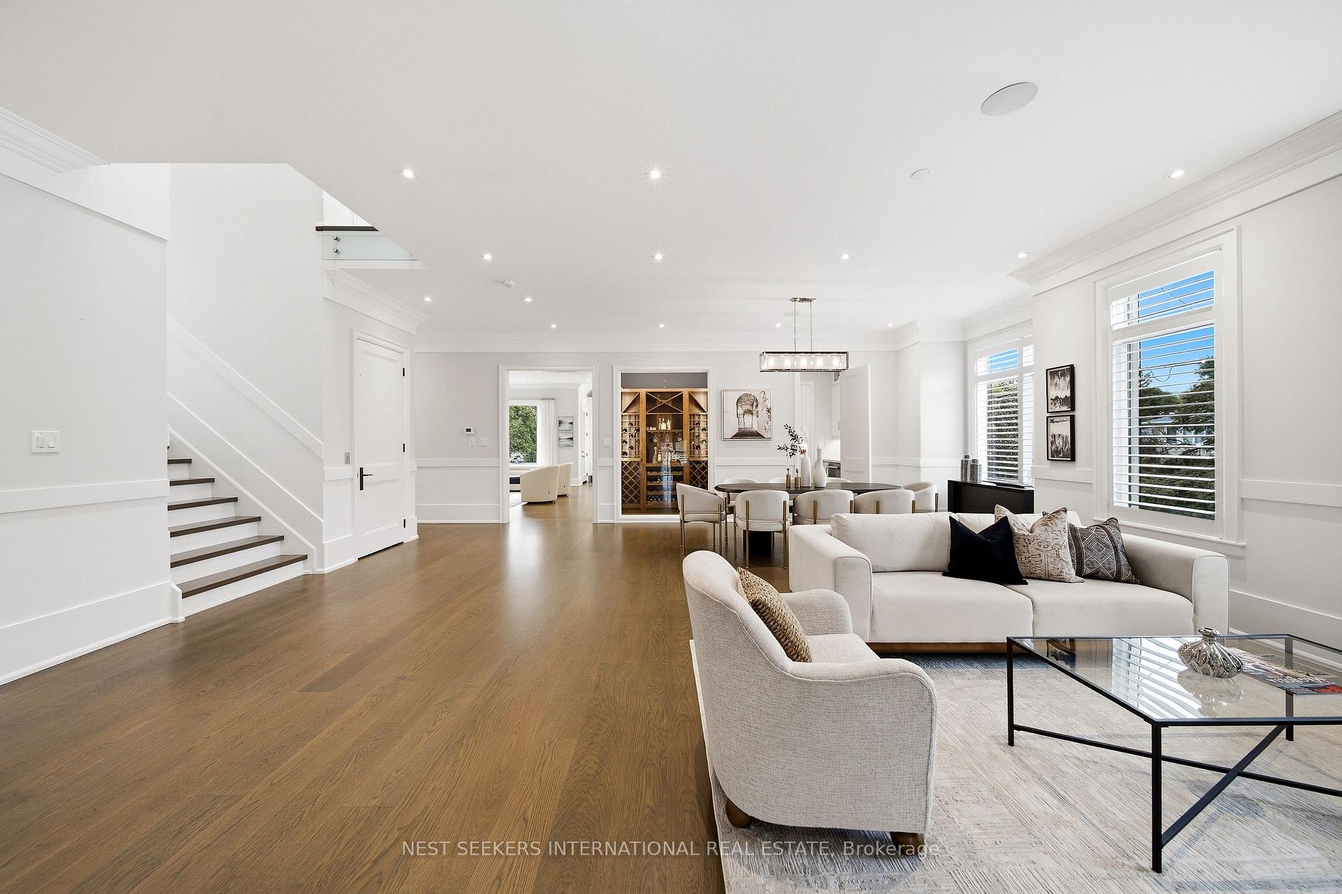 Photo 10 of 111 Codsell Avenue, North York, Bathurst Manor — HOMEH