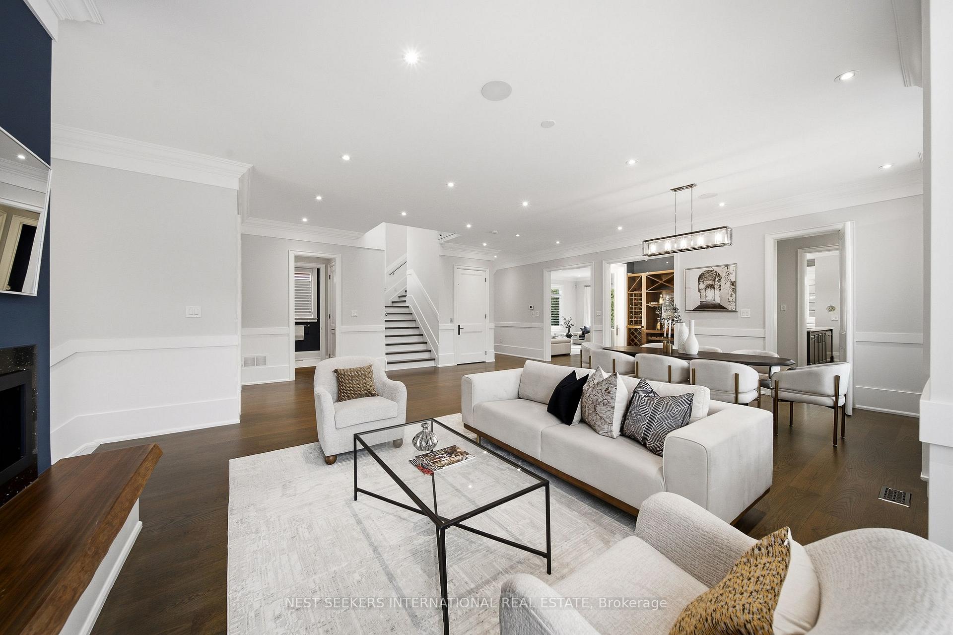 Photo 14 of 111 Codsell Avenue, North York, Bathurst Manor — HOMEH