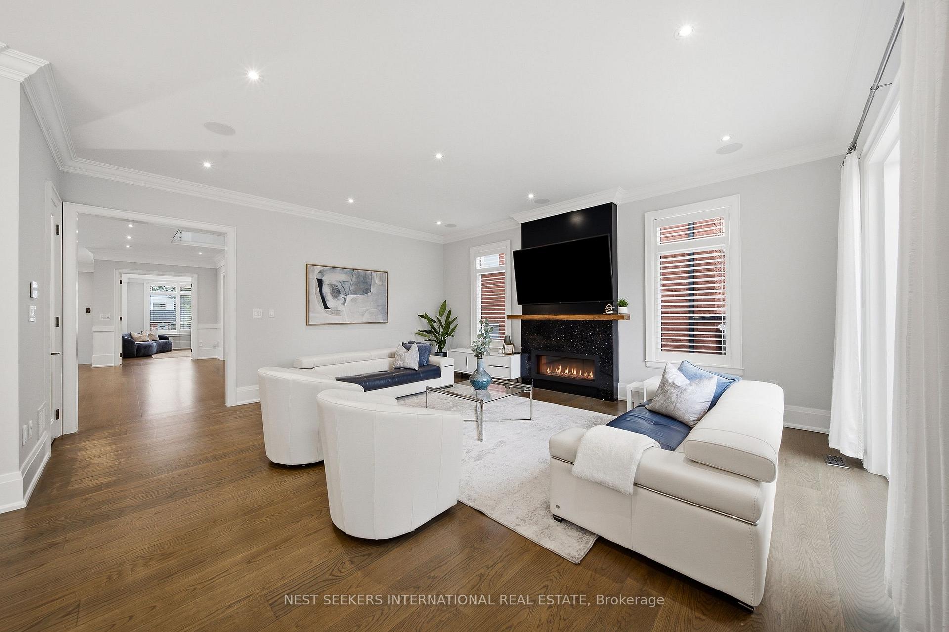 Photo 18 of 111 Codsell Avenue, North York, Bathurst Manor — HOMEH