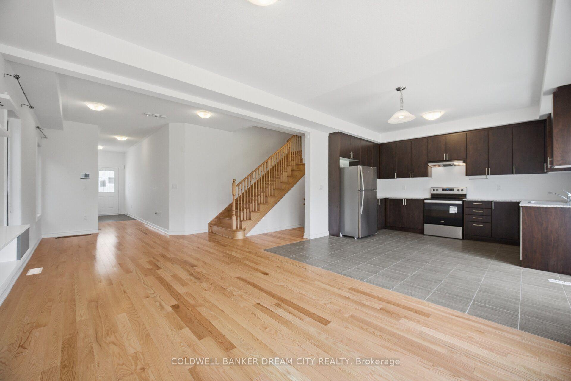 Photo 8 of 420 Vandusen Avenue, Southgate — HOMEH