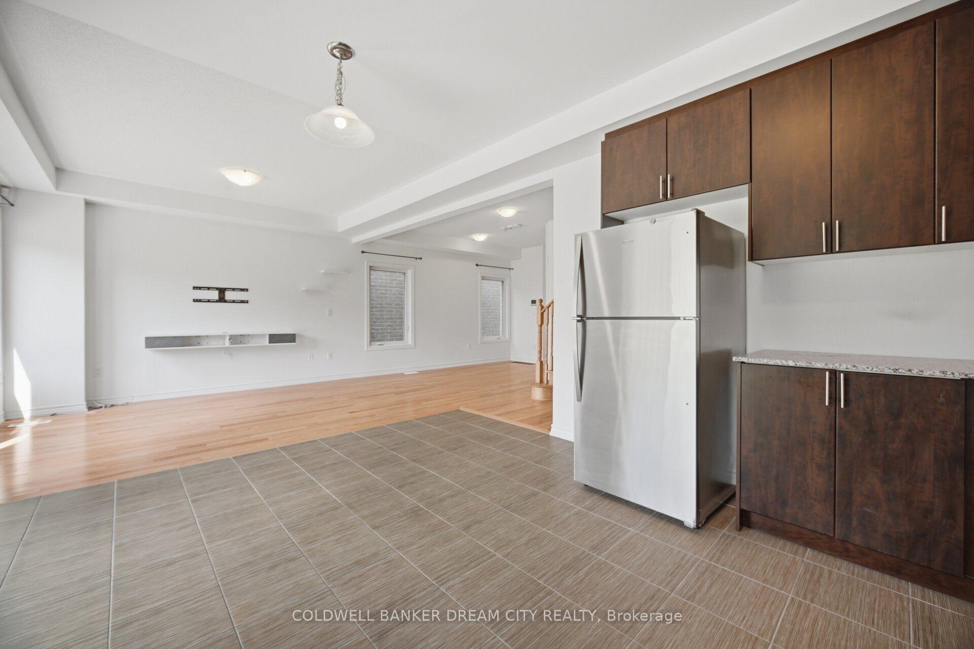 Photo 18 of 420 Vandusen Avenue, Southgate — HOMEH